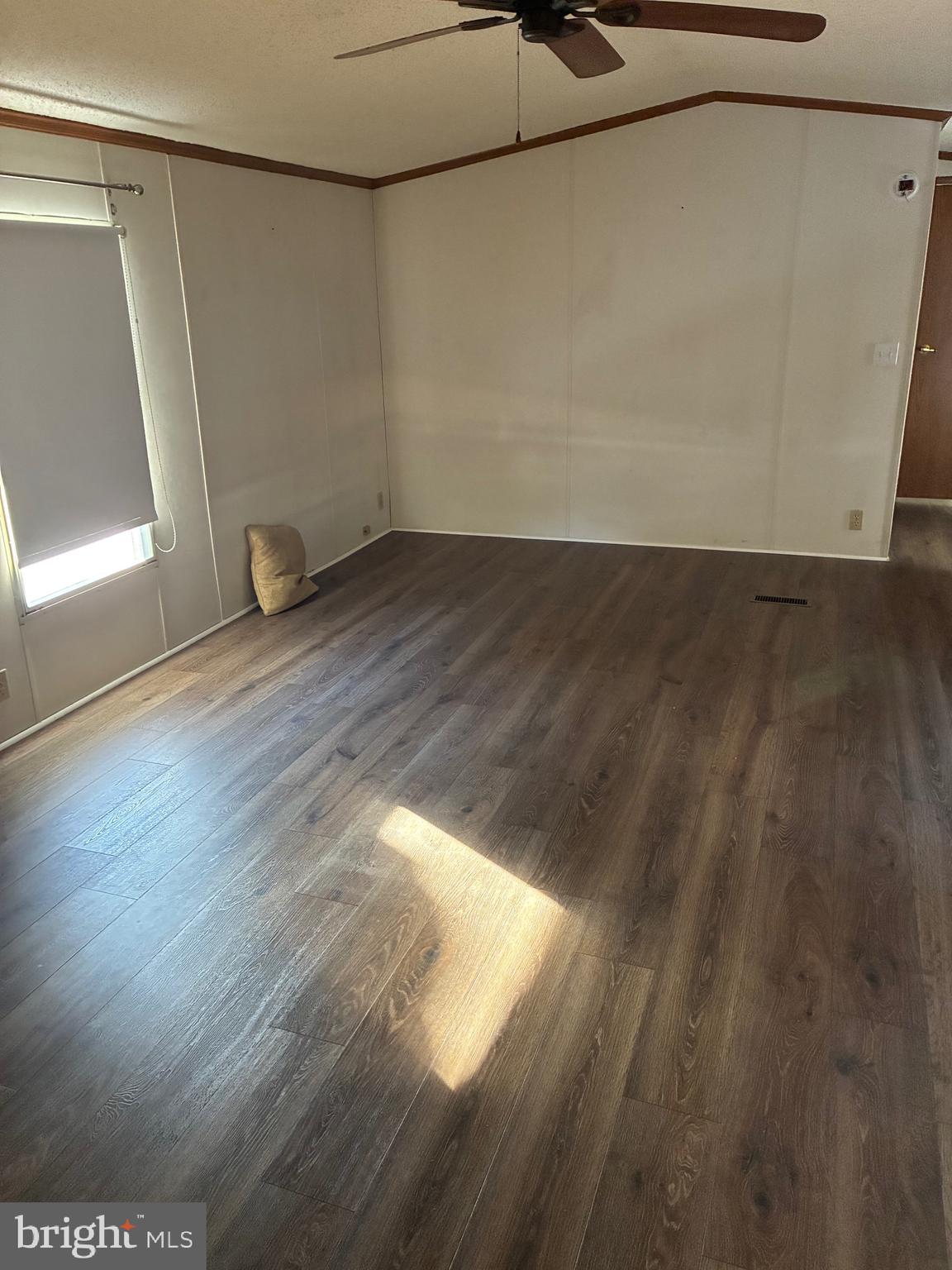 LAUREL COMMONS - Residential