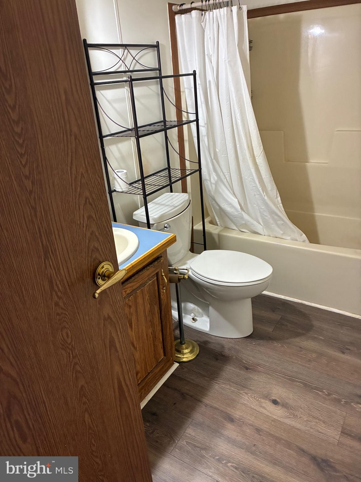 LAUREL COMMONS - Residential