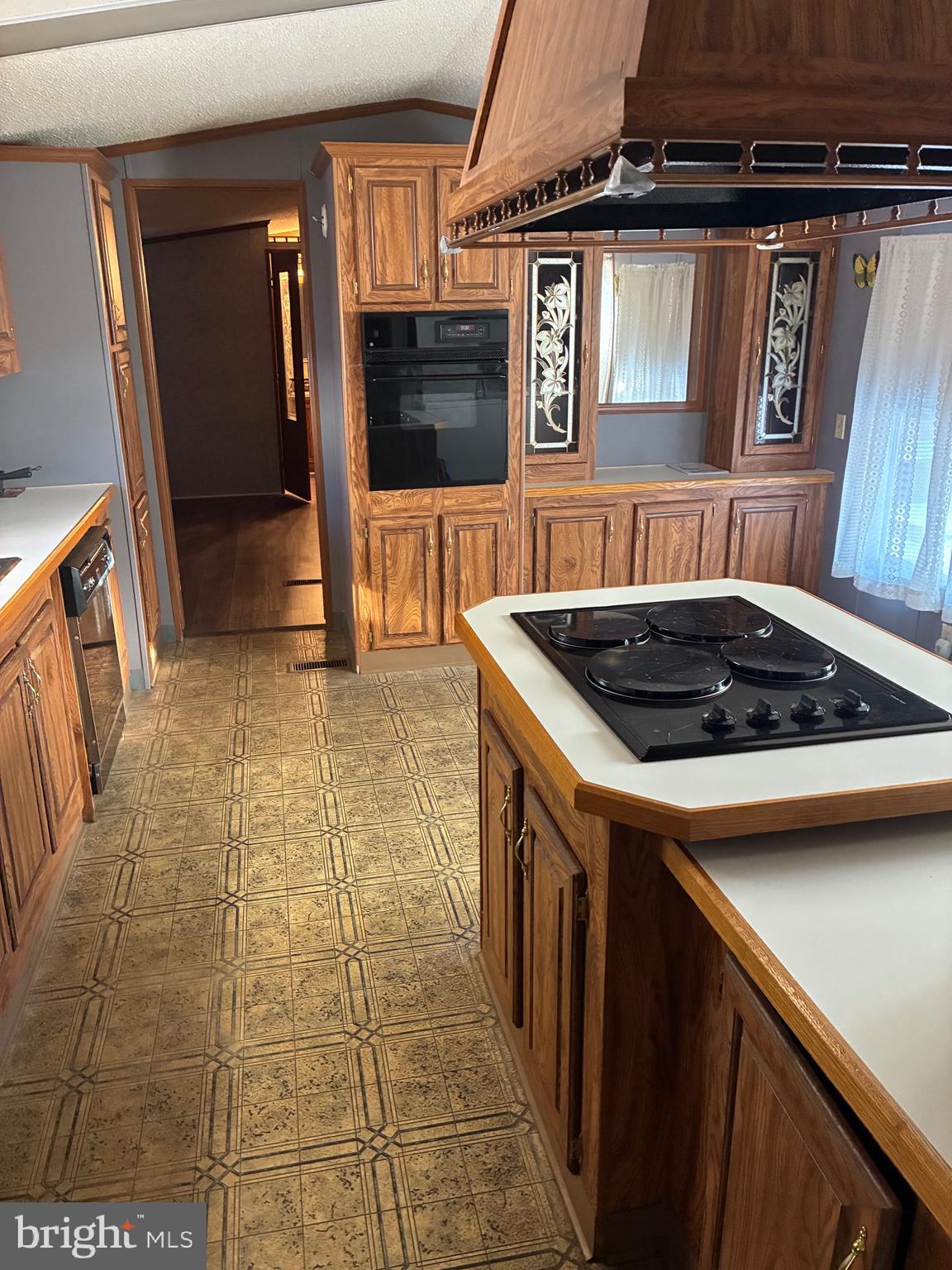 LAUREL COMMONS - Residential