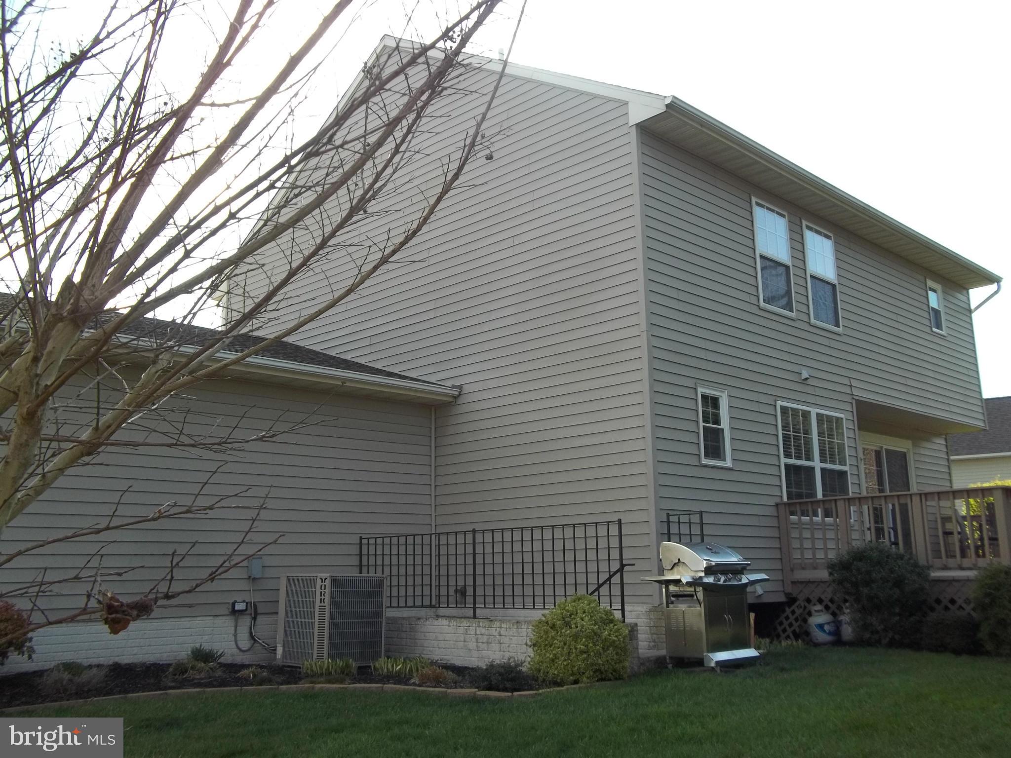 EAGLEVIEW ESTATES - Residential