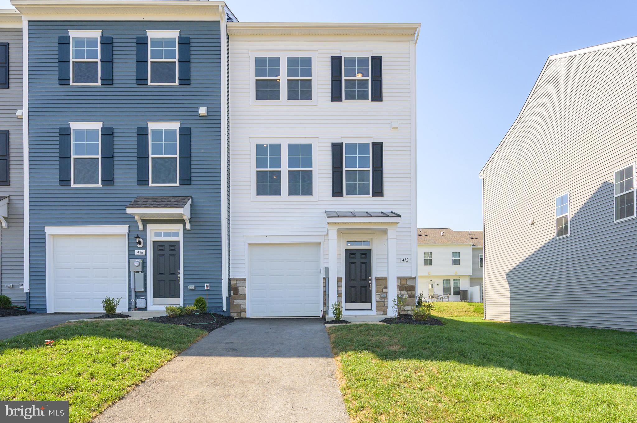 MARTINSBURG STATION - Residential Lease