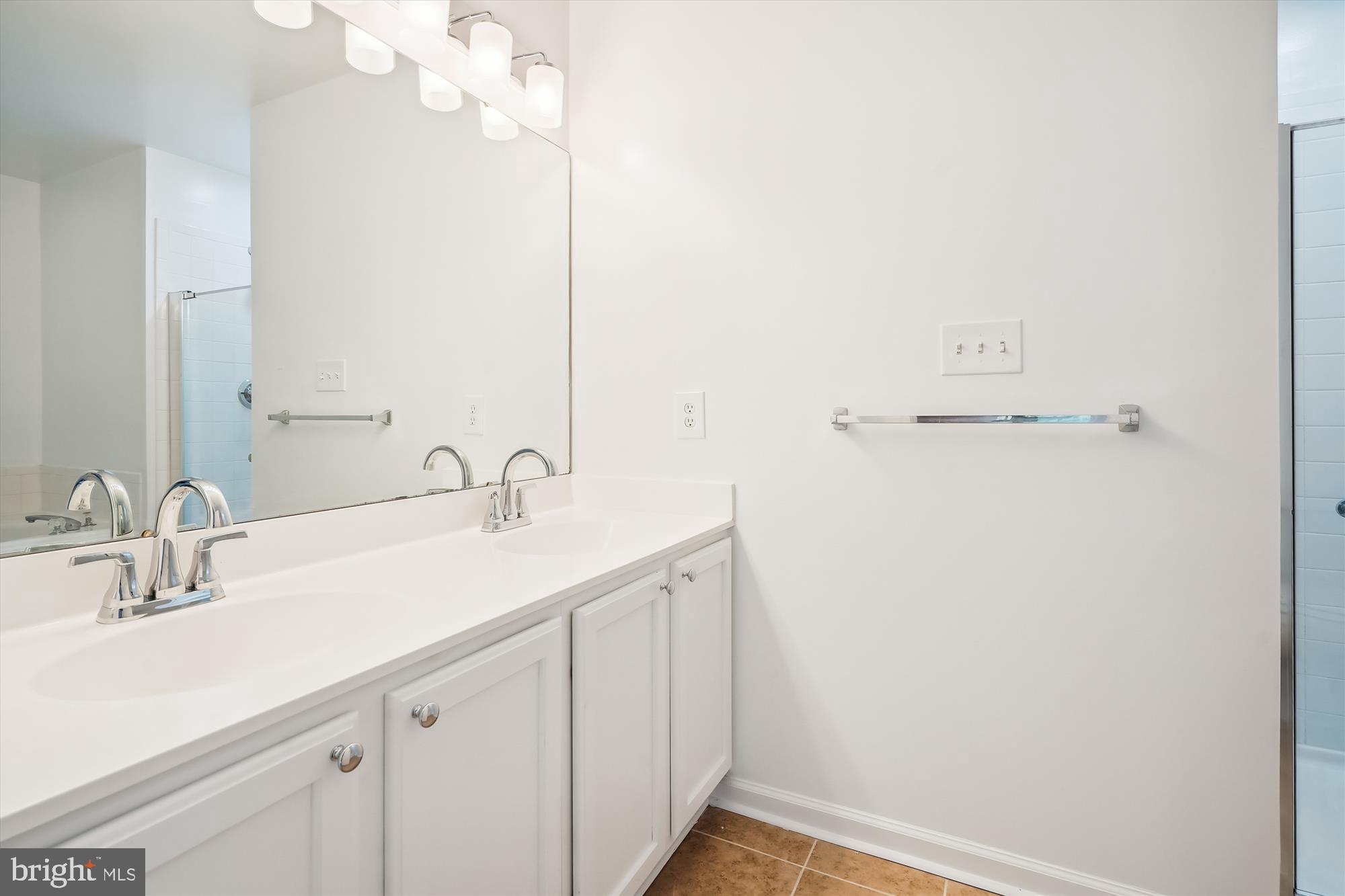 SOMERSET - Residential