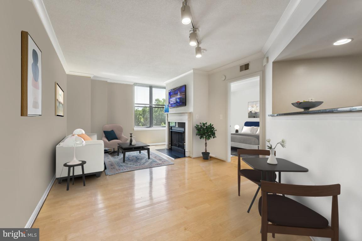 2220 FAIRFAX DRIVE 309