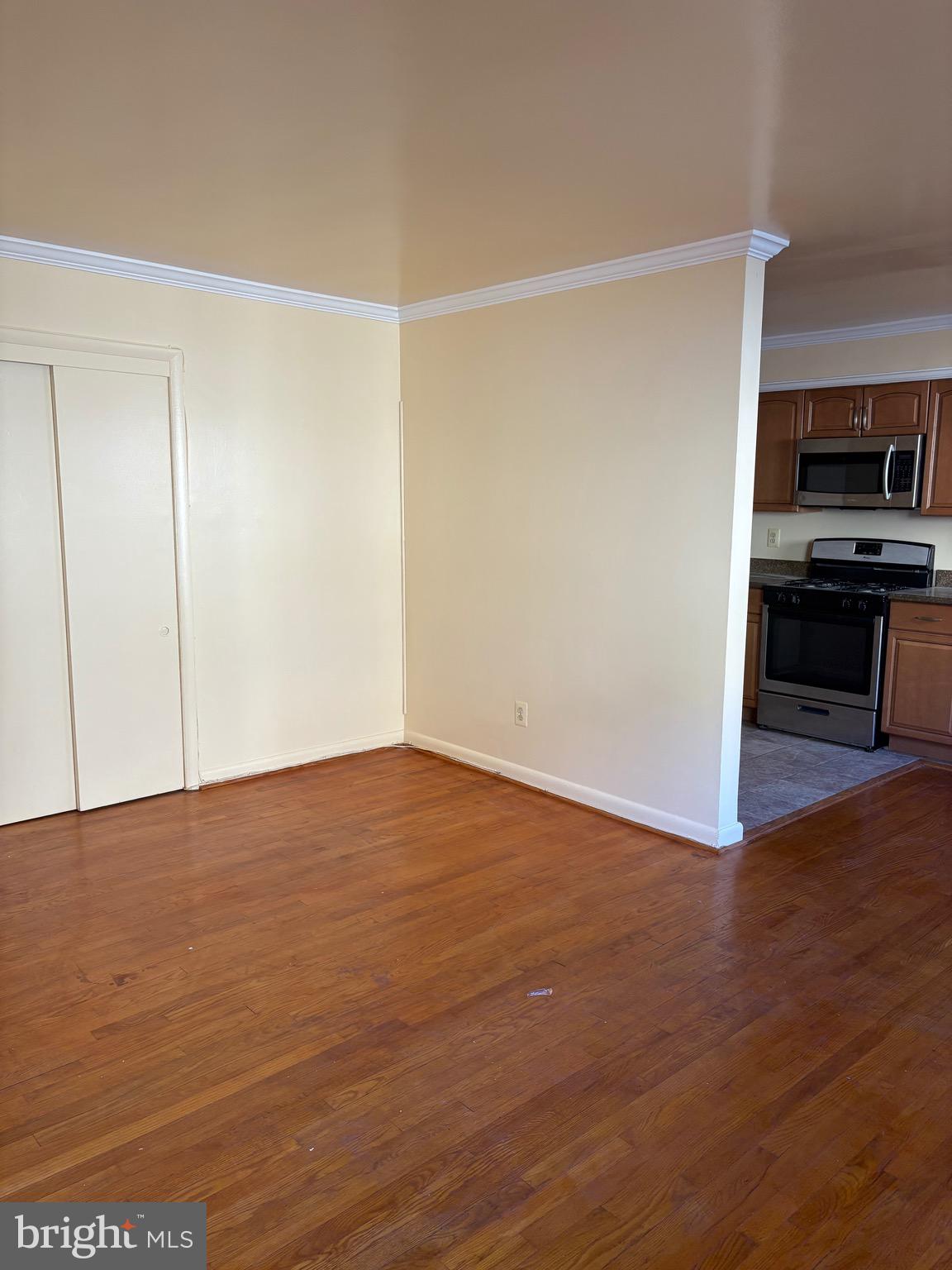 7044 EASTERN AVENUE NW