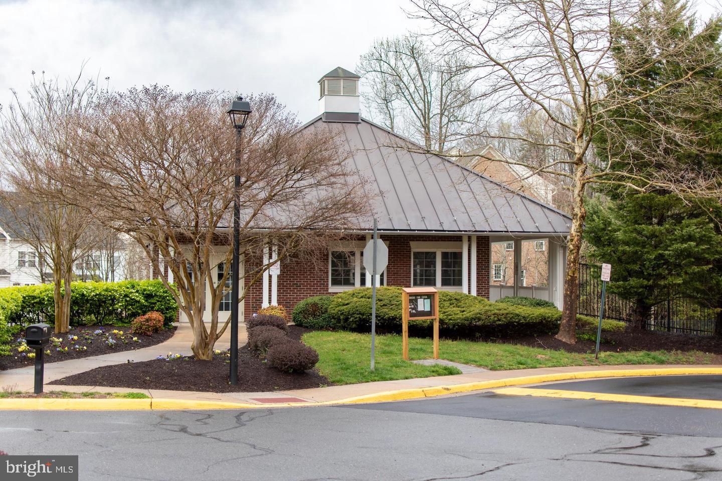 THE TOWNES CONDOMINIUM - Residential