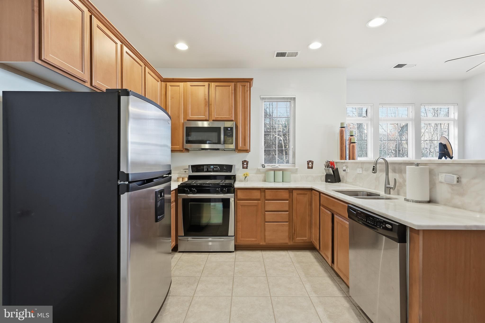 THE TOWNES CONDOMINIUM - Residential