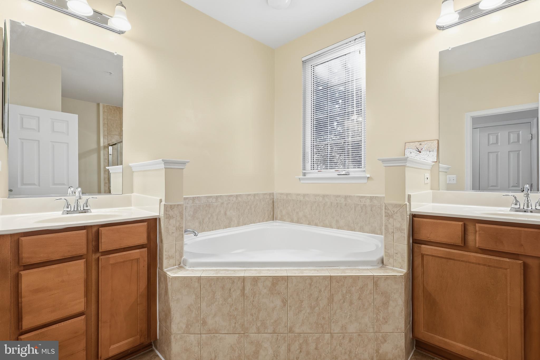 THE TOWNES CONDOMINIUM - Residential