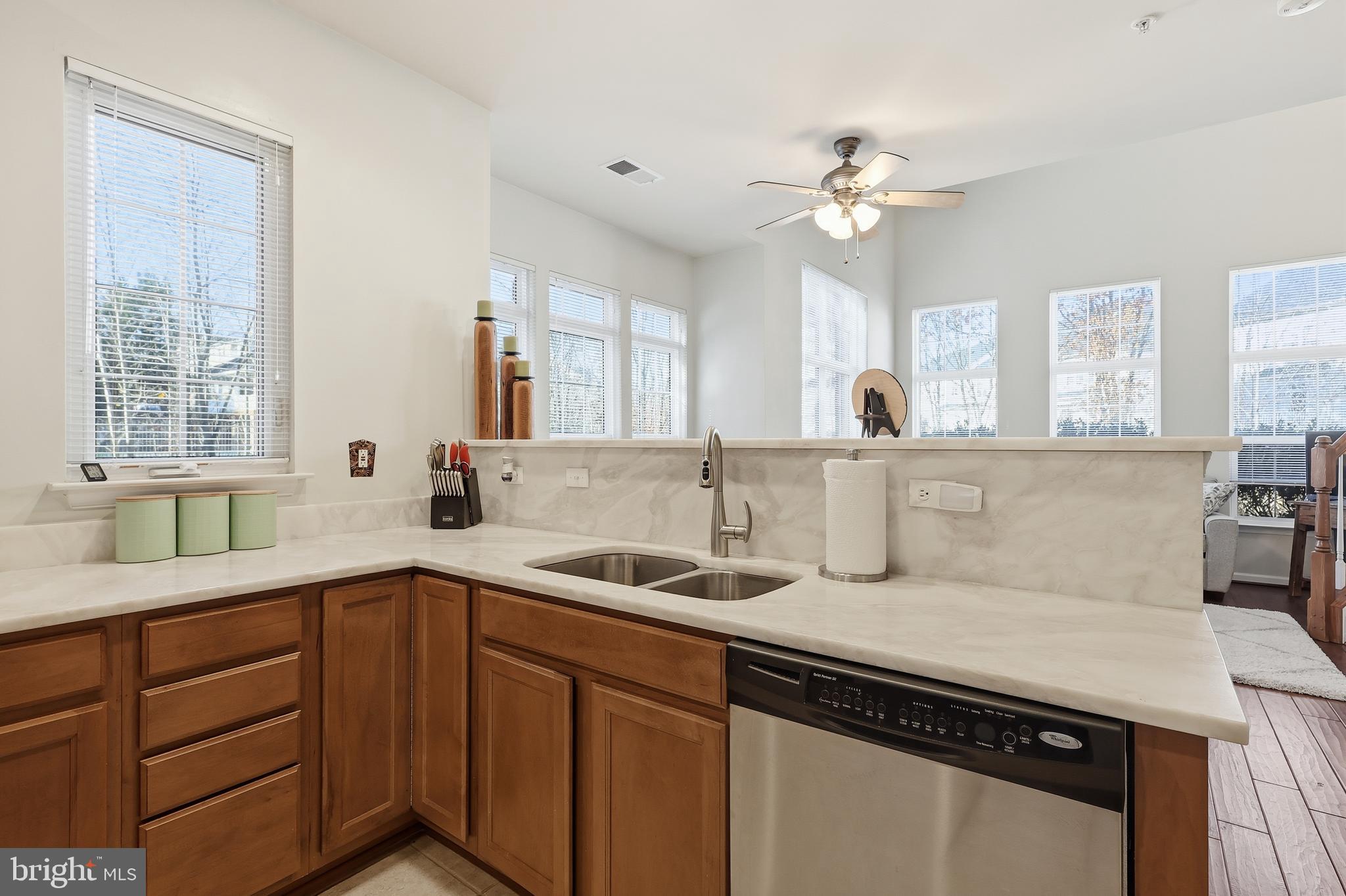 THE TOWNES CONDOMINIUM - Residential