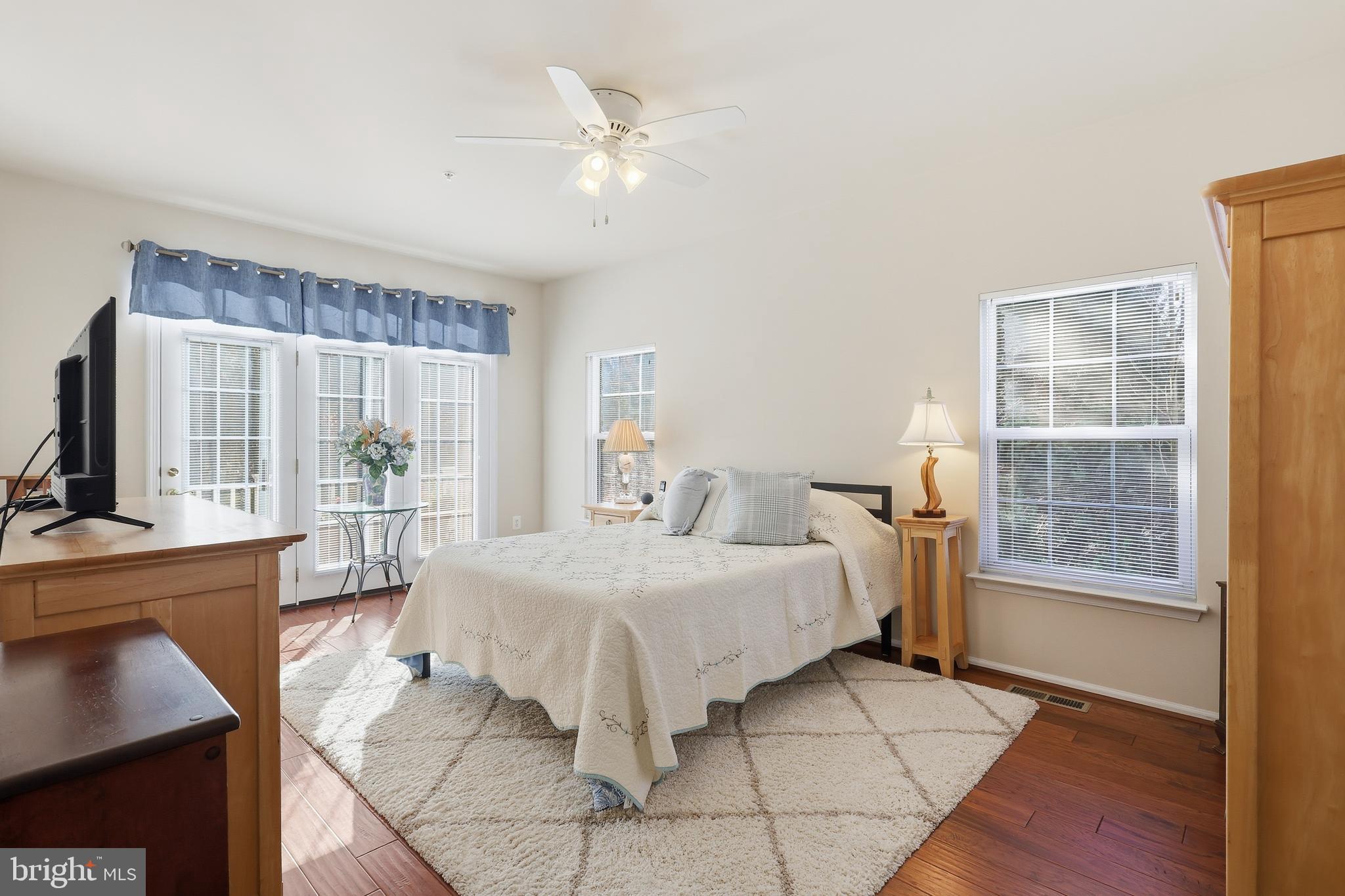 THE TOWNES CONDOMINIUM - Residential