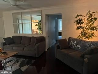 10 SHAFTSBURY COURT 10