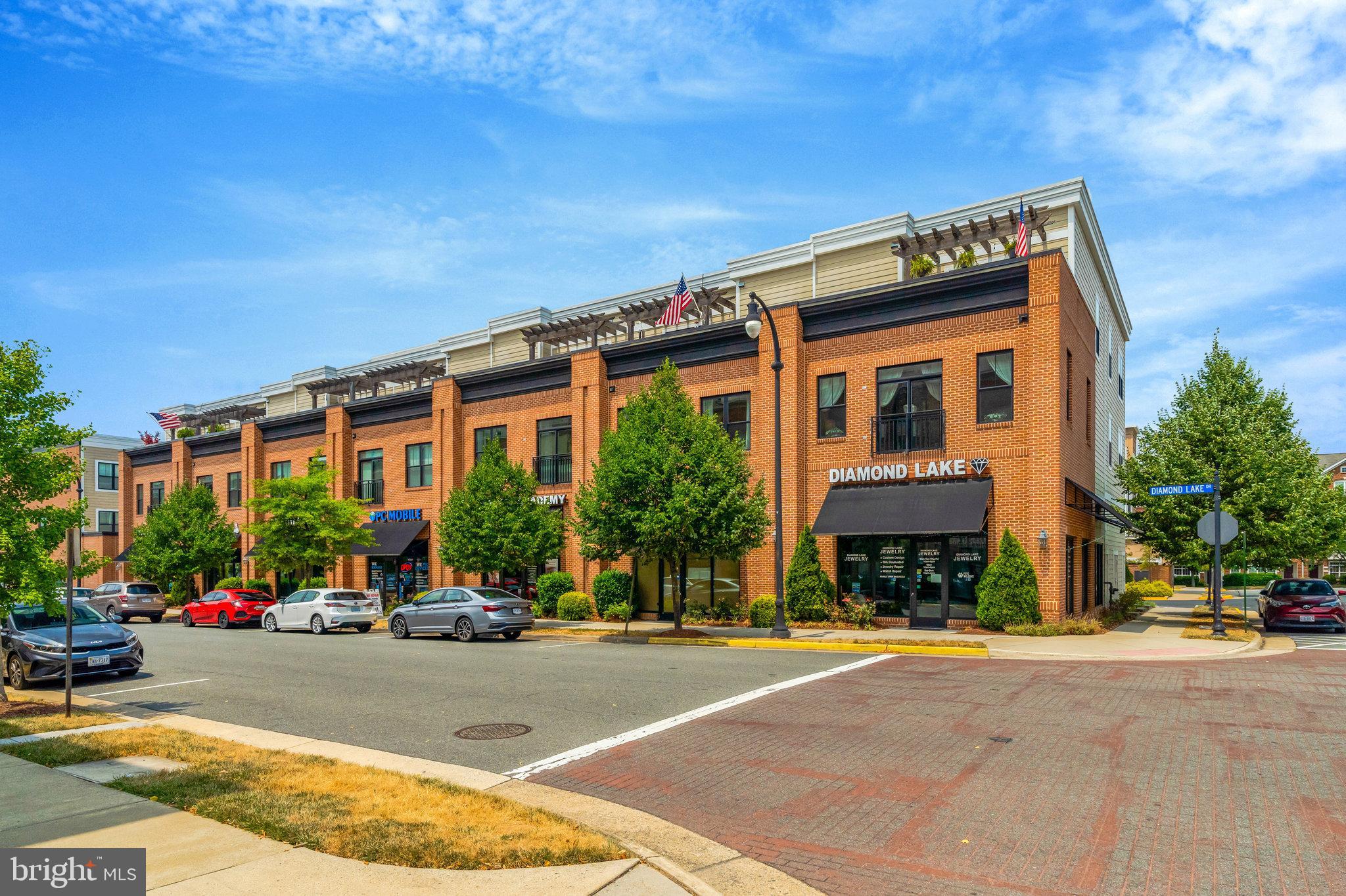 LANSDOWNE TOWN CENTER - Residential