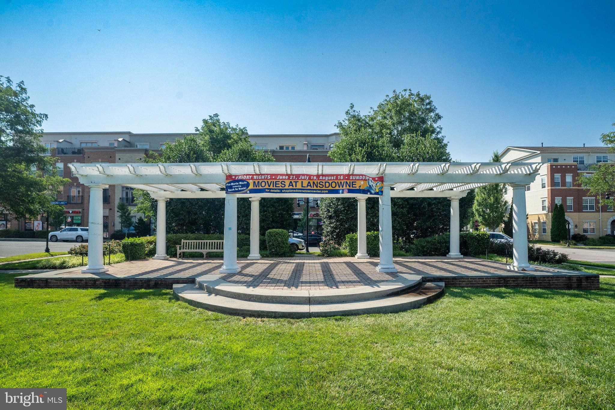 LANSDOWNE TOWN CENTER - Residential