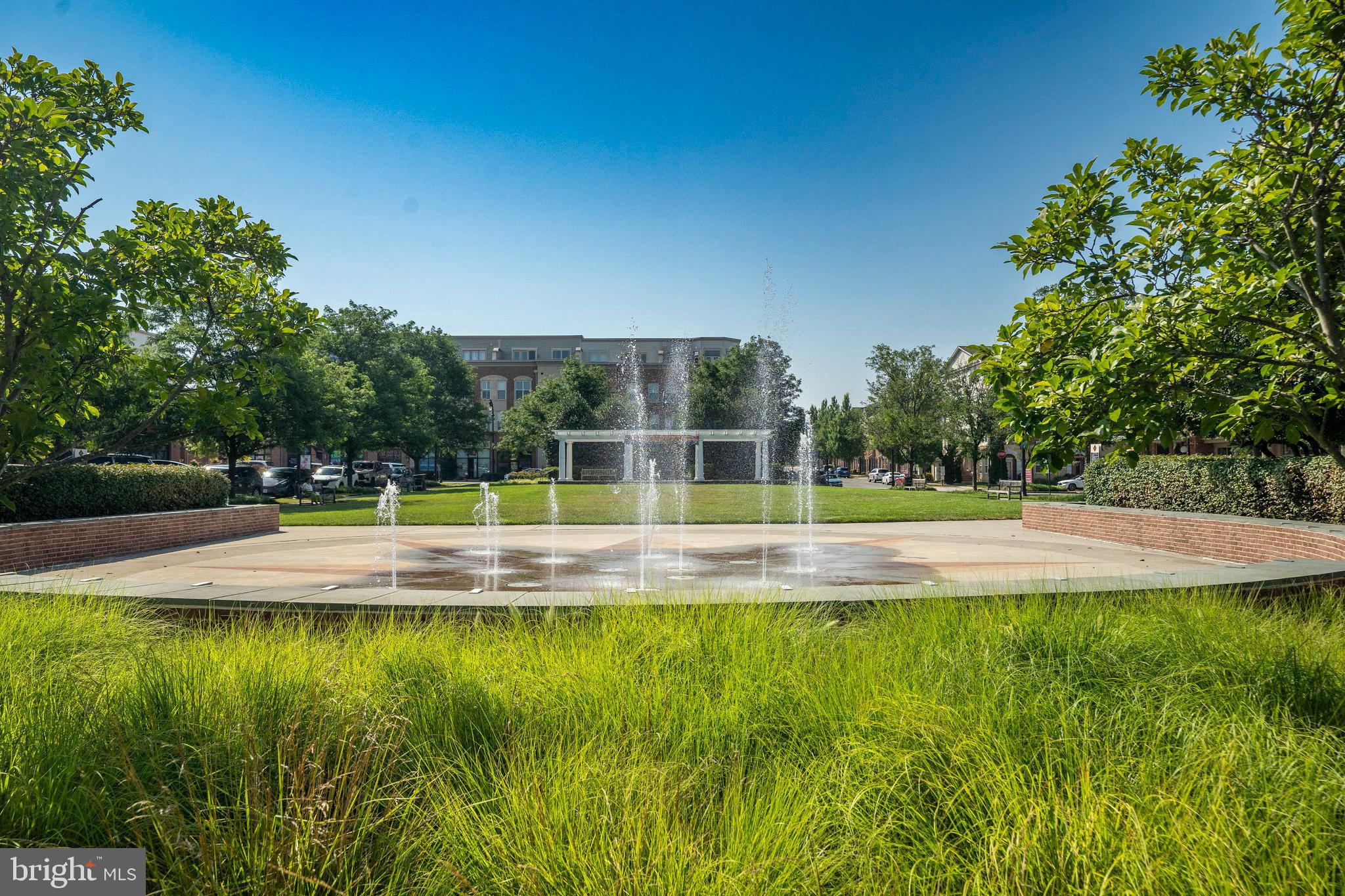 LANSDOWNE TOWN CENTER - Residential