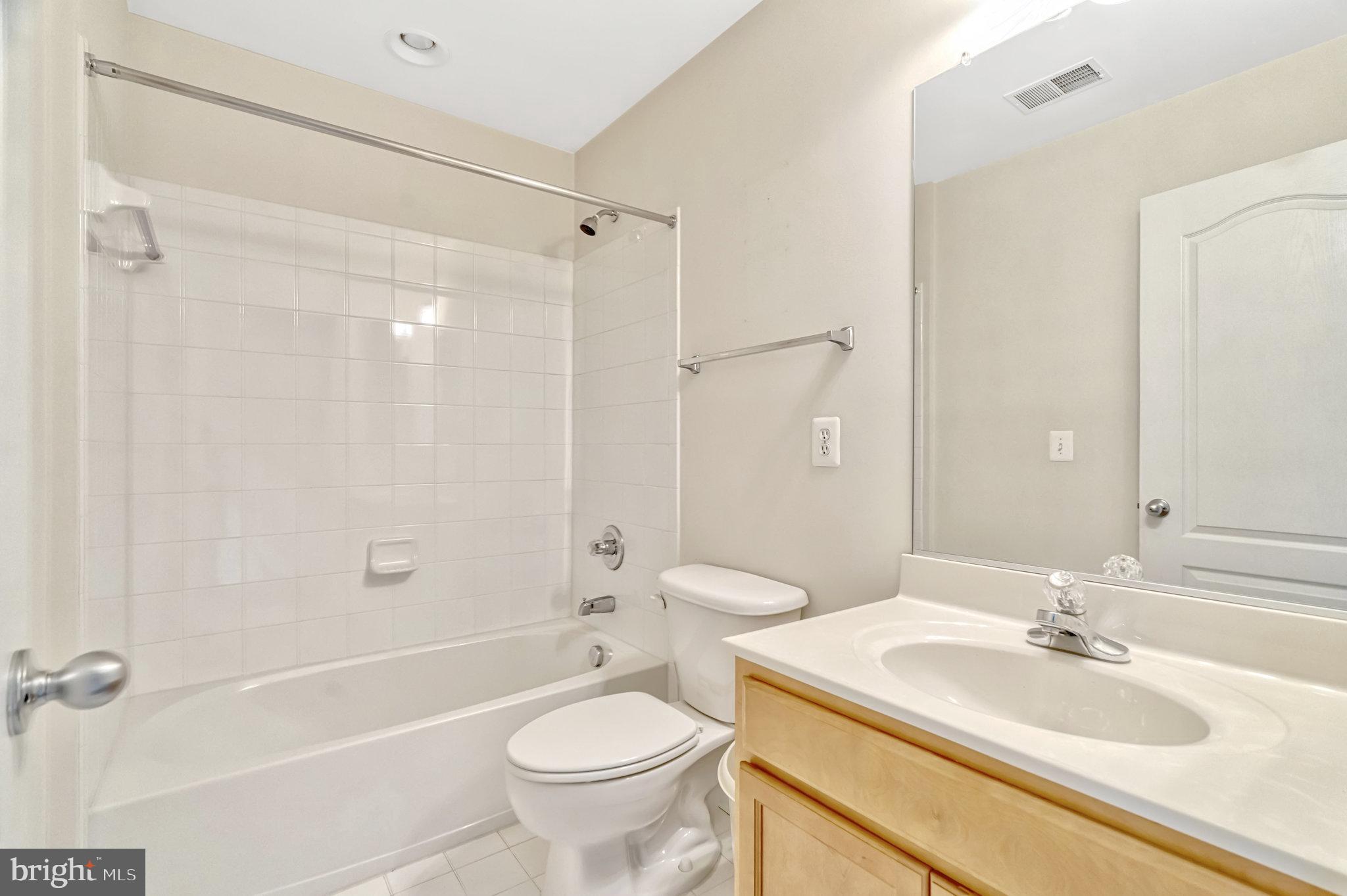 LANSDOWNE TOWN CENTER - Residential