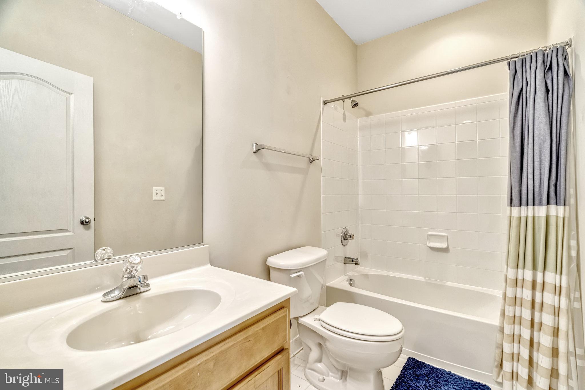 LANSDOWNE TOWN CENTER - Residential