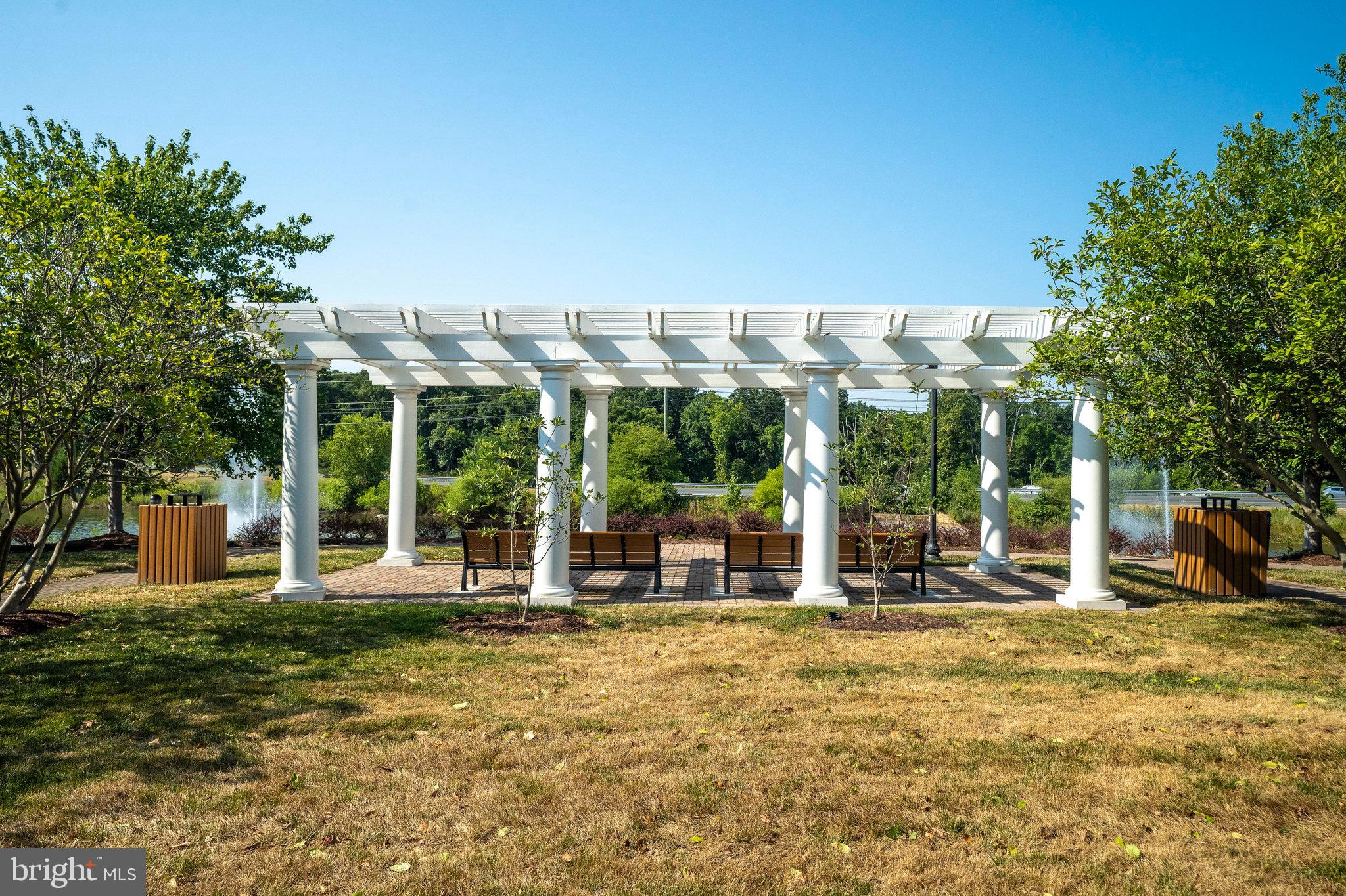 LANSDOWNE TOWN CENTER - Residential