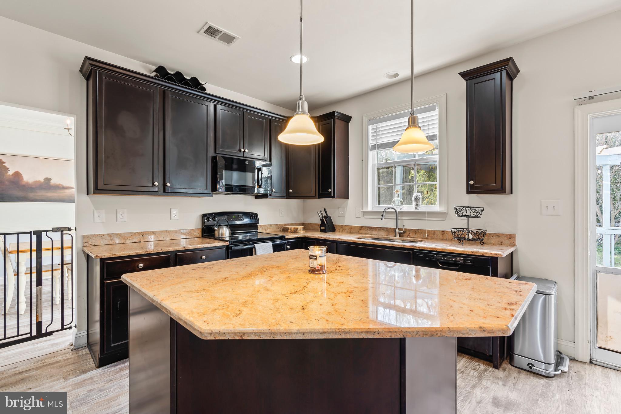 WILD ROSE - Residential