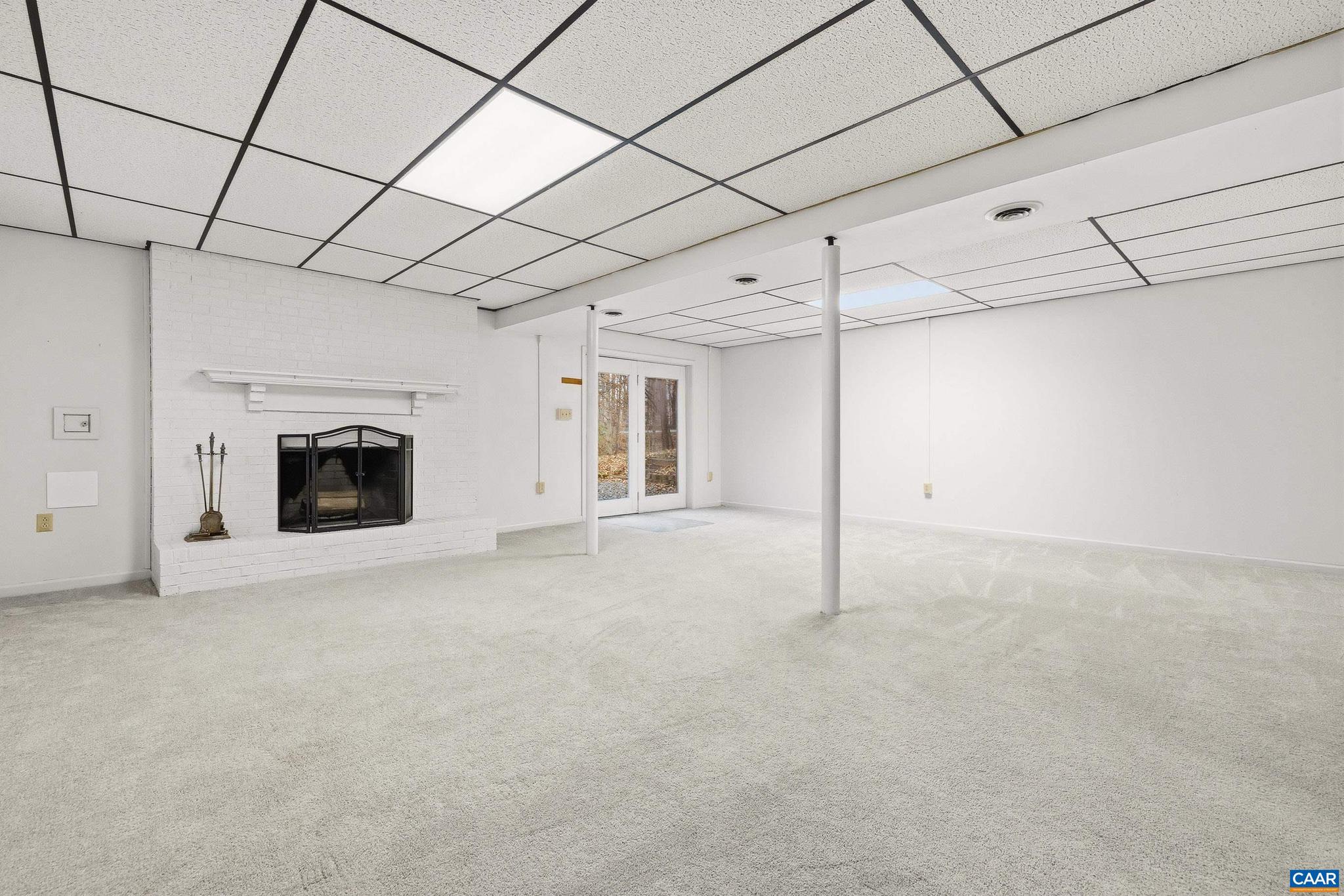 LAKE MONTICELLO - Residential