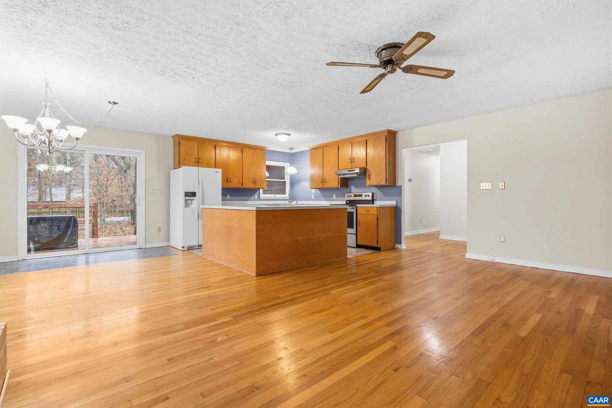 LAKE MONTICELLO - Residential