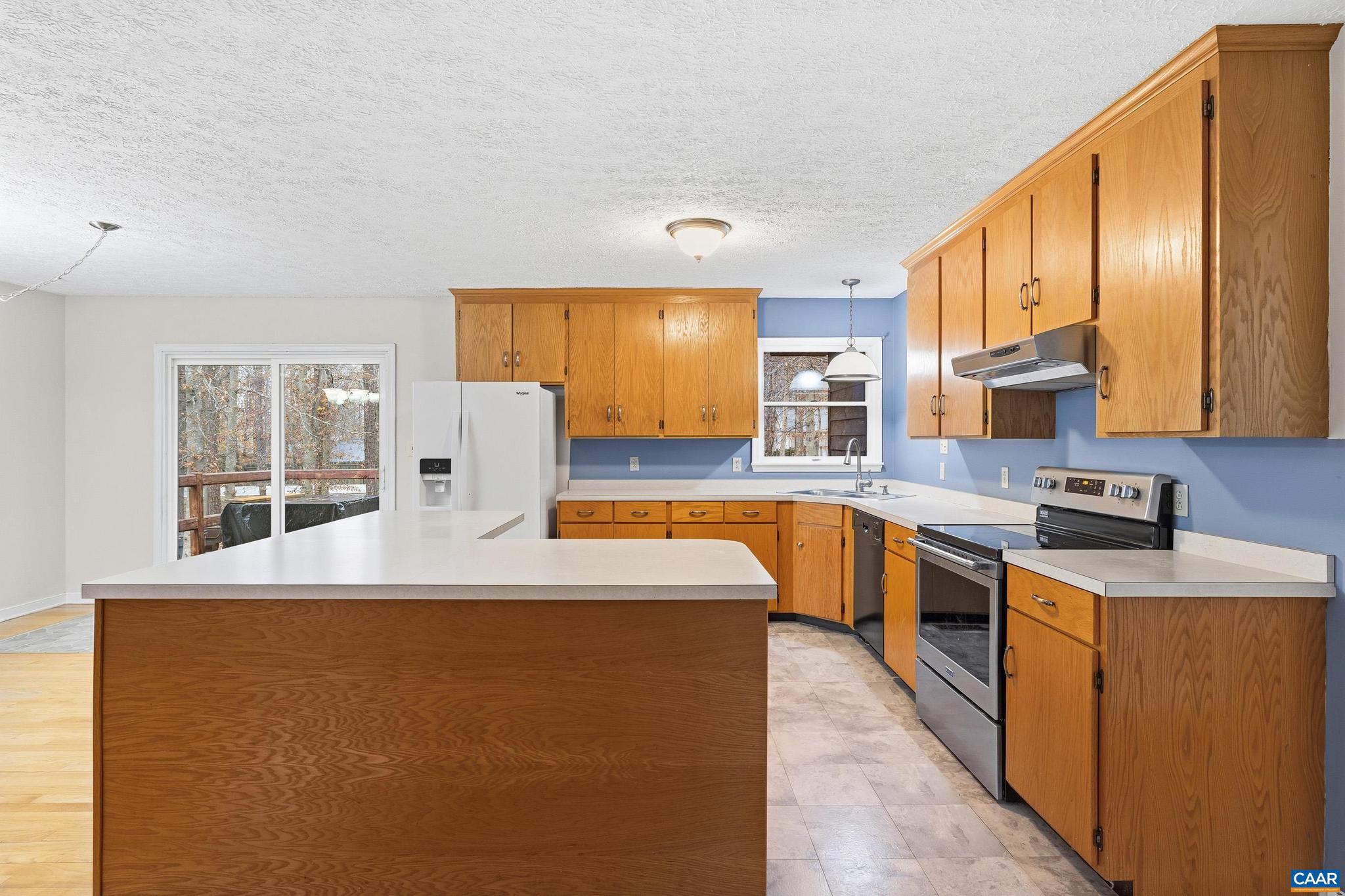 LAKE MONTICELLO - Residential