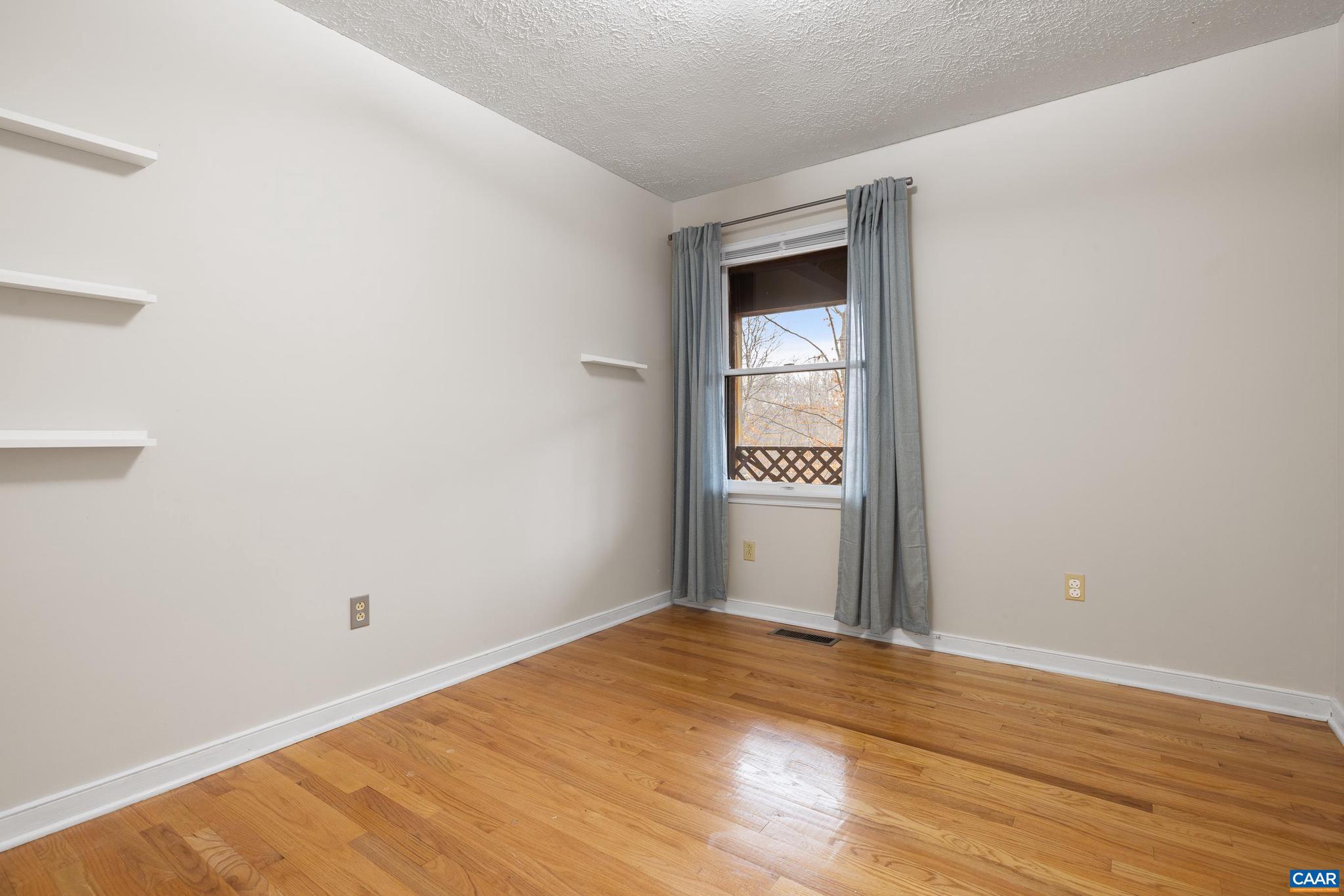 LAKE MONTICELLO - Residential