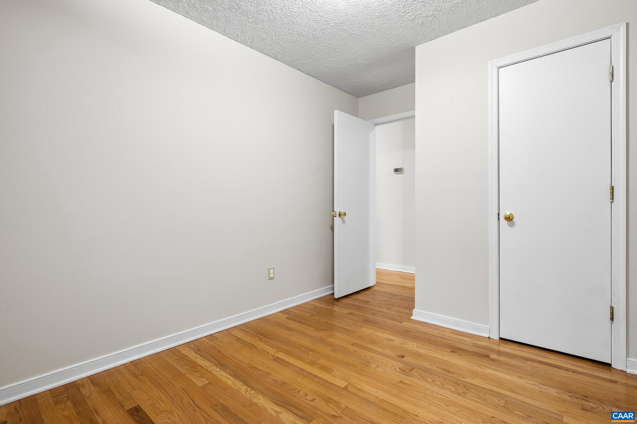 LAKE MONTICELLO - Residential