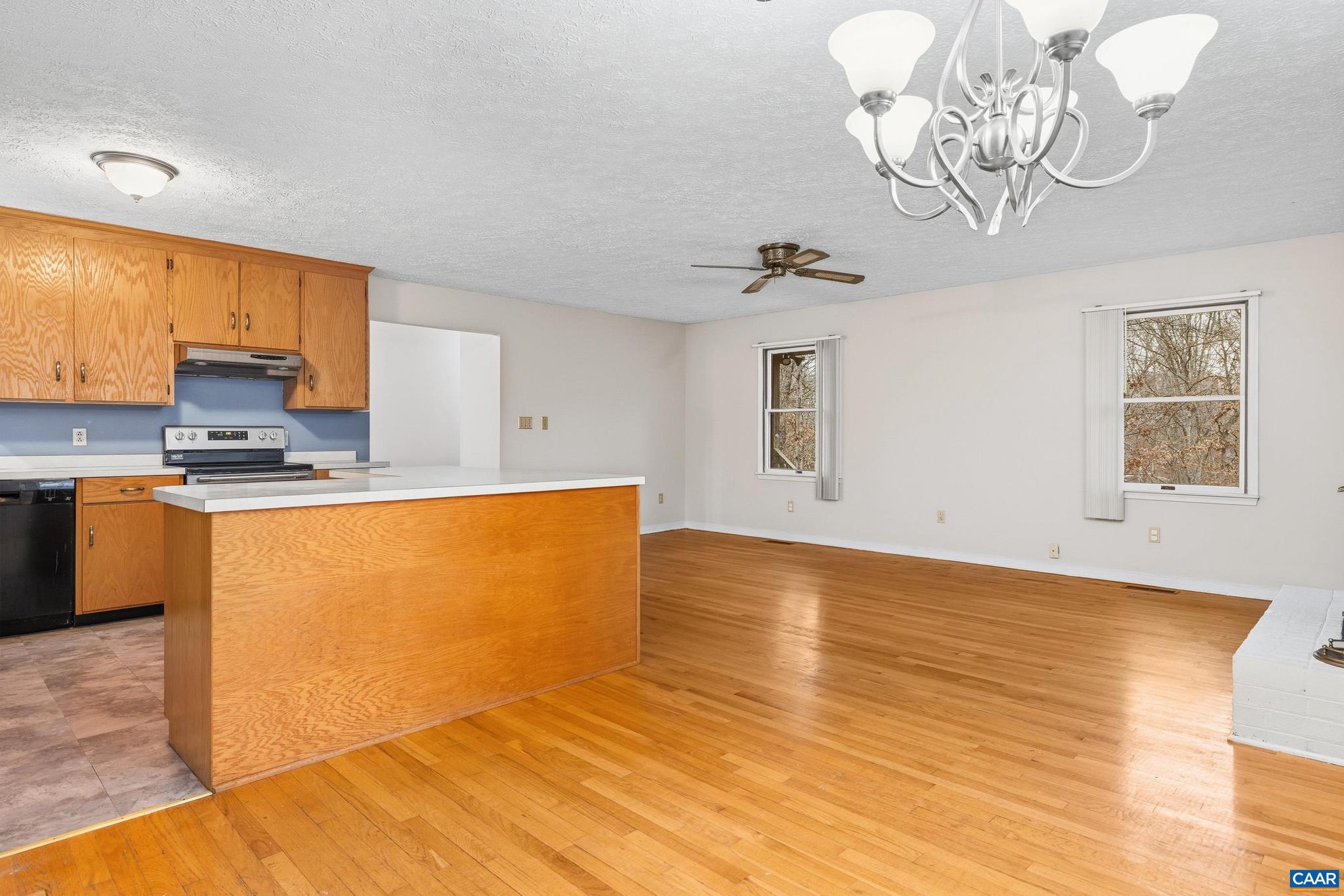 LAKE MONTICELLO - Residential