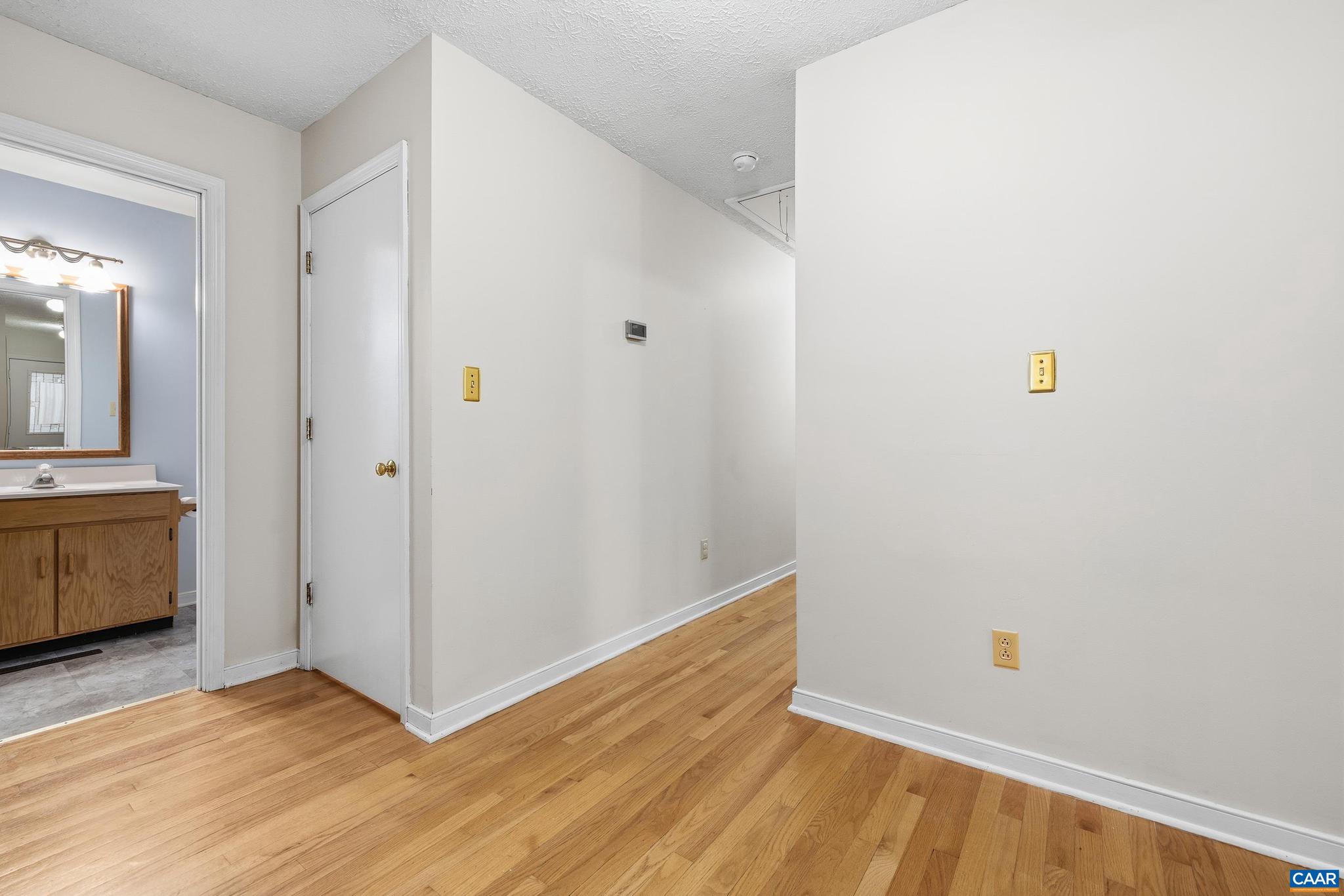 LAKE MONTICELLO - Residential