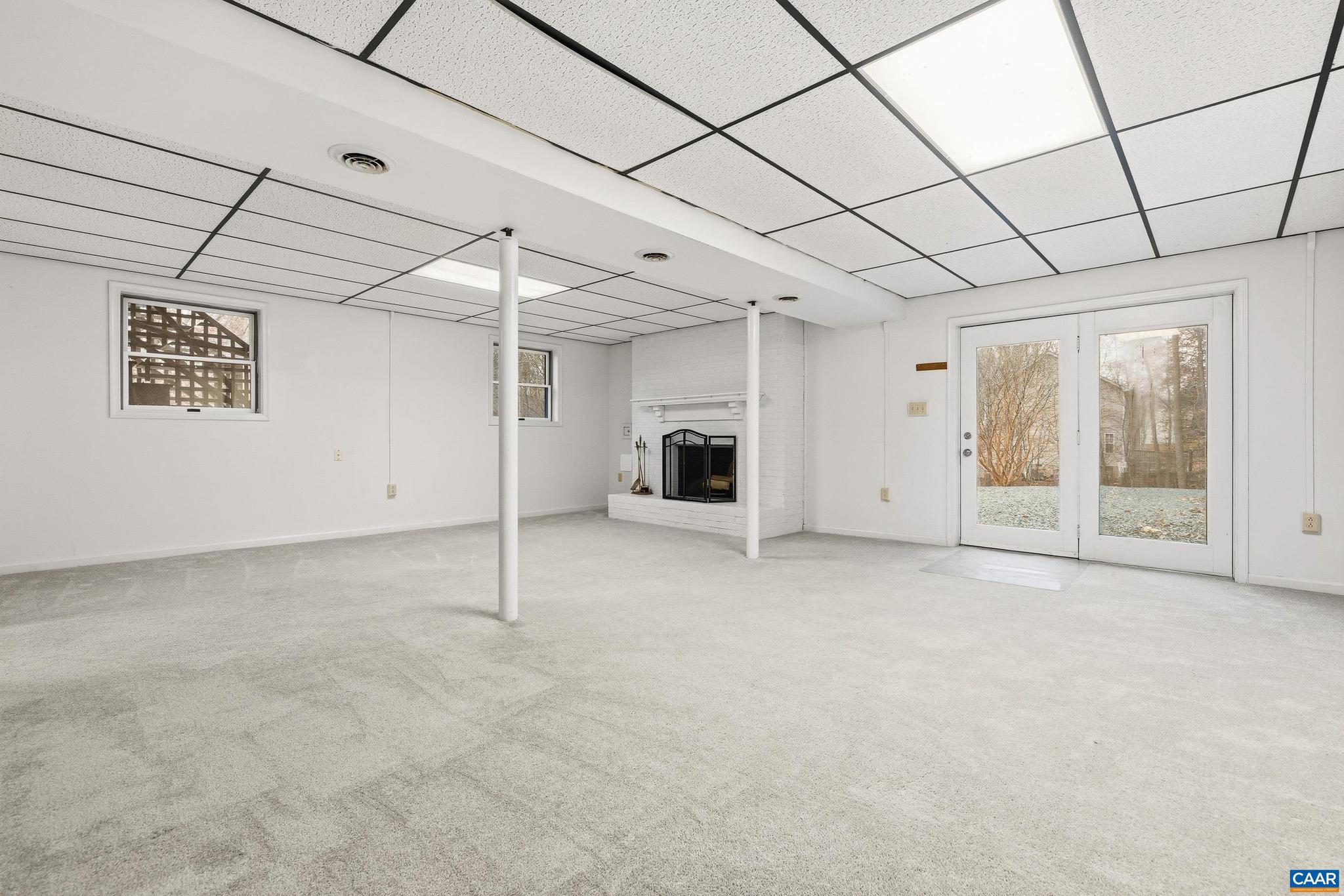 LAKE MONTICELLO - Residential