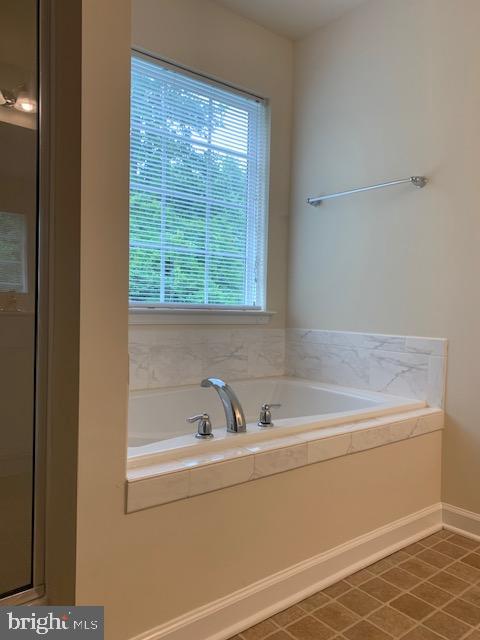 DABNEY WOODS - Residential Lease