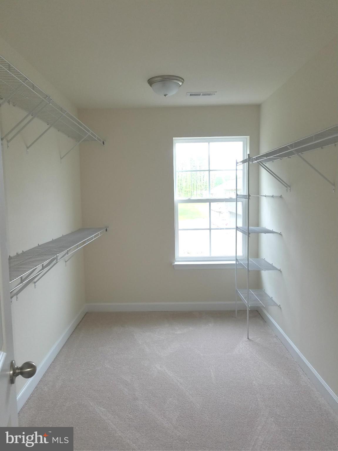 DABNEY WOODS - Residential Lease