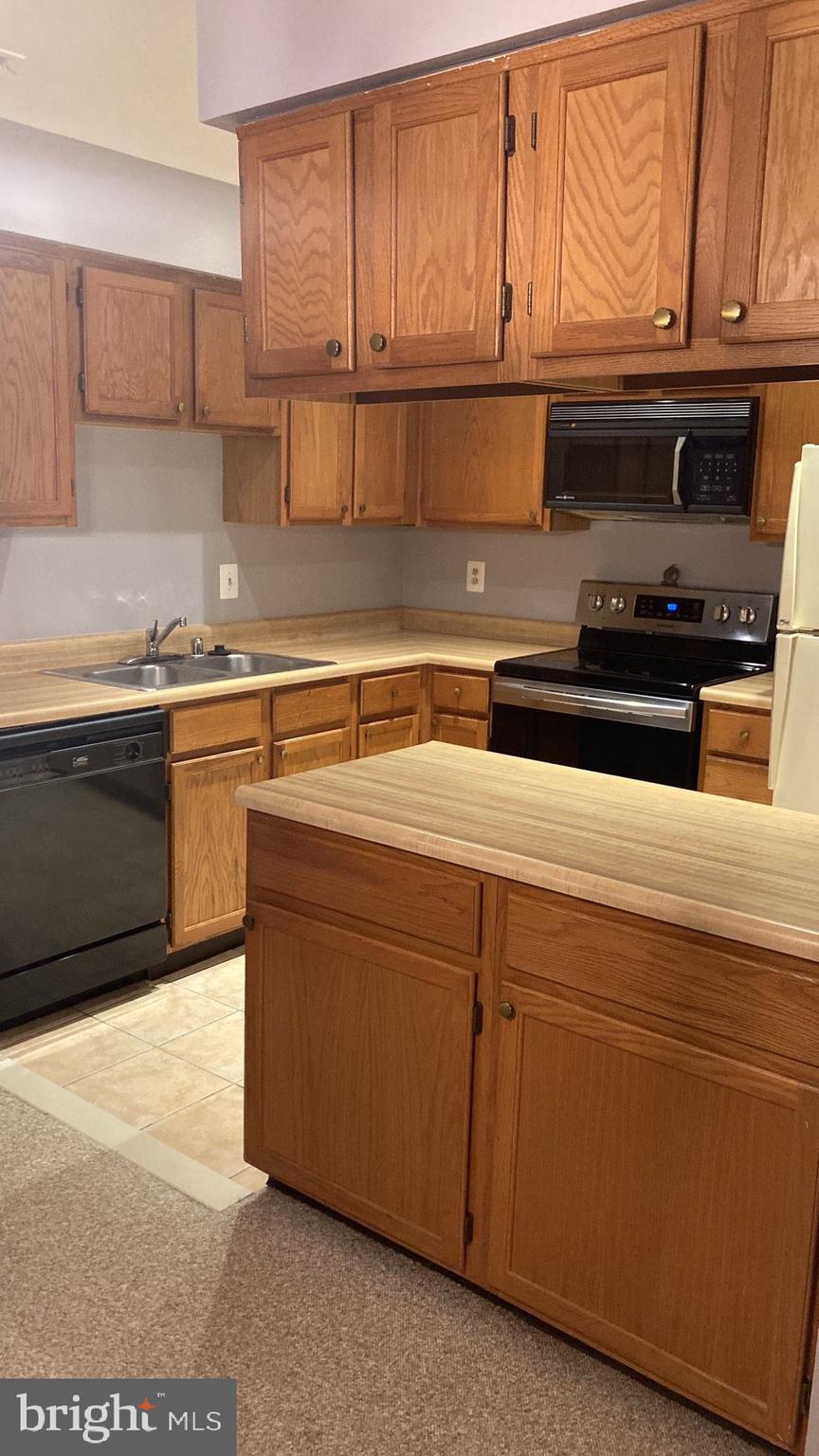 HAMPTON HOUSE - Residential Lease