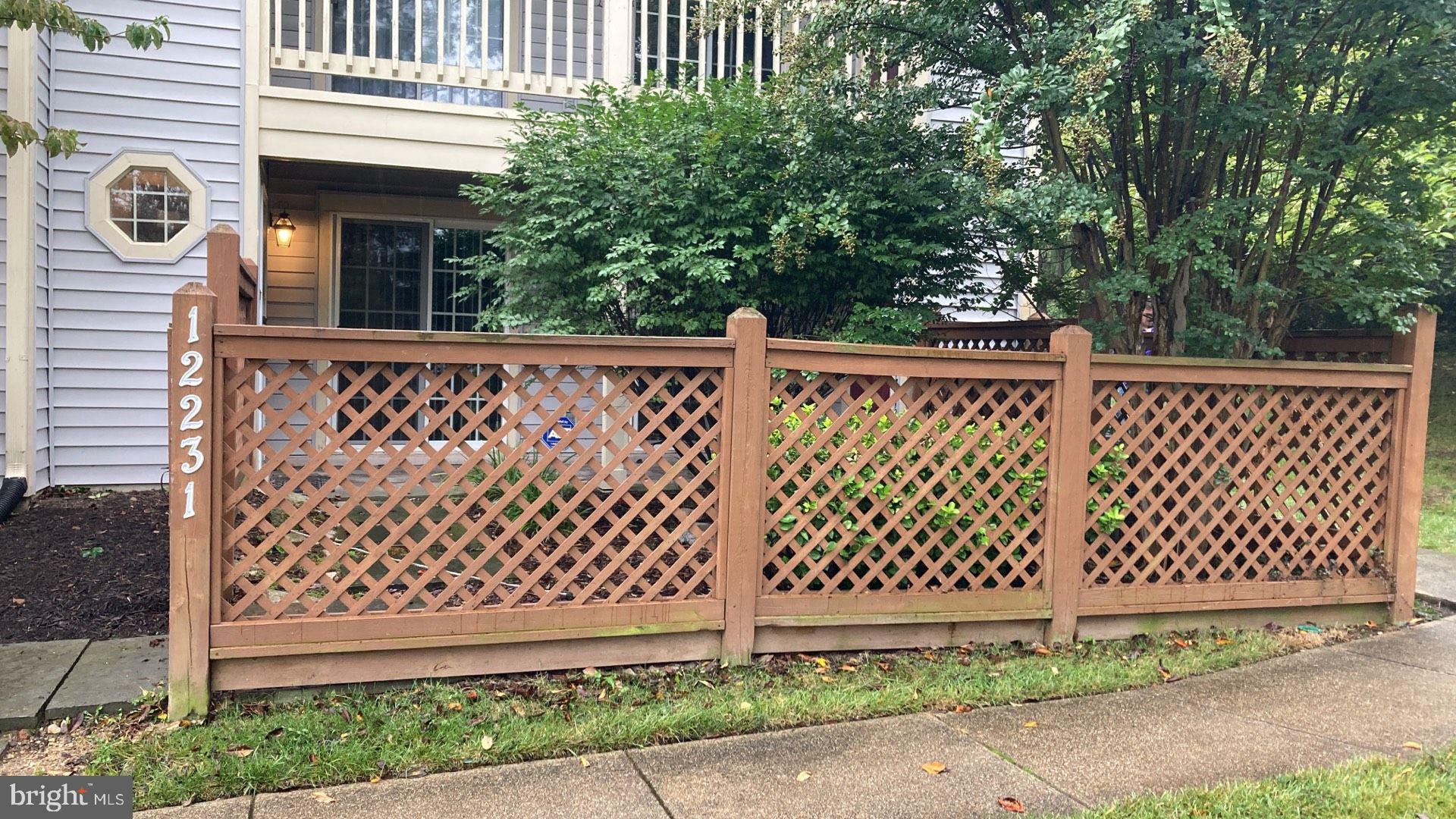 HAMPTON HOUSE - Residential Lease