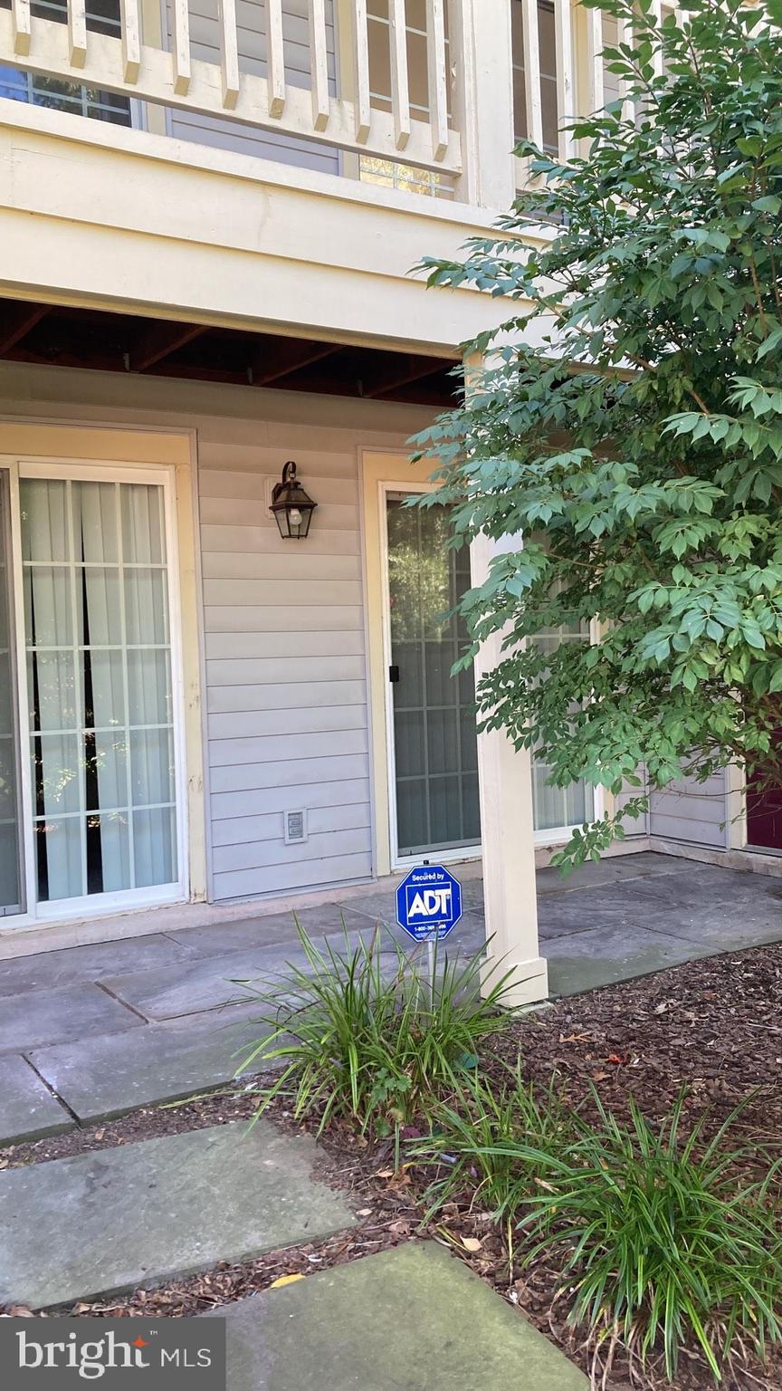 HAMPTON HOUSE - Residential Lease