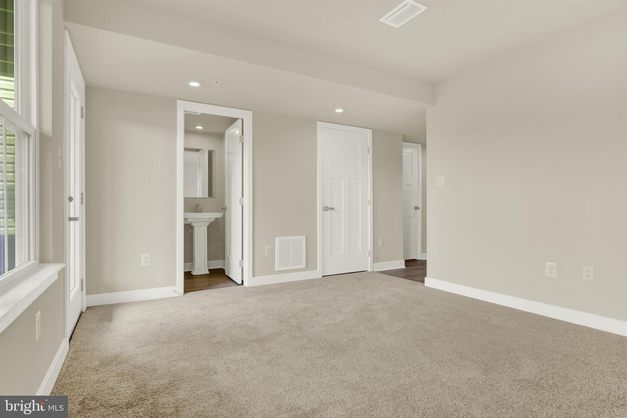 ABERDEEN OVERLOOK - Residential