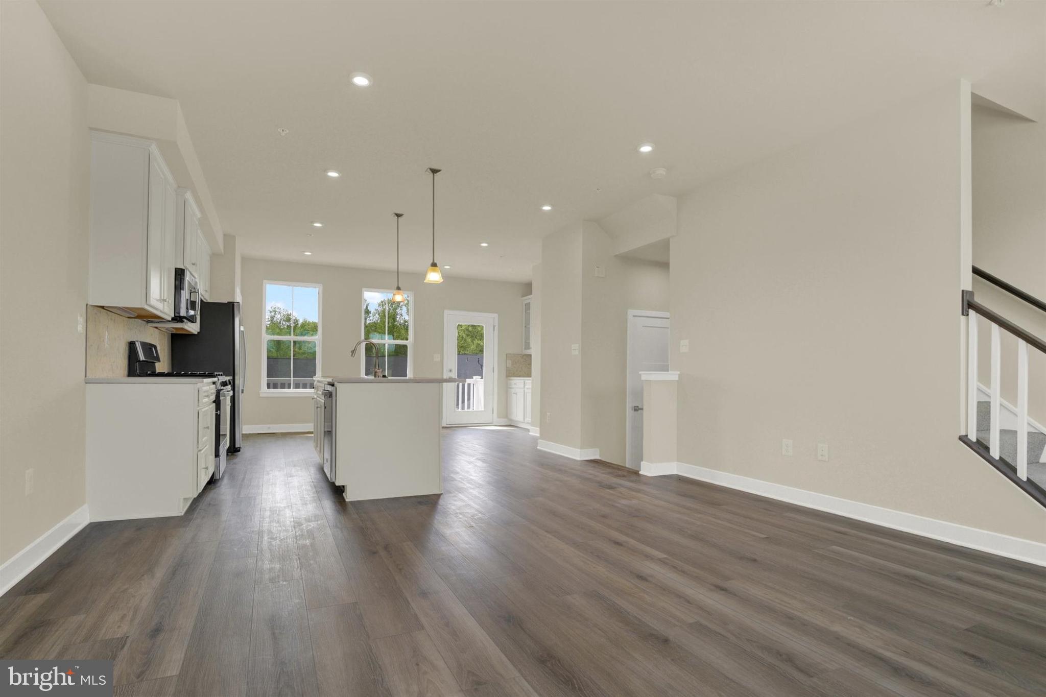 ABERDEEN OVERLOOK - Residential