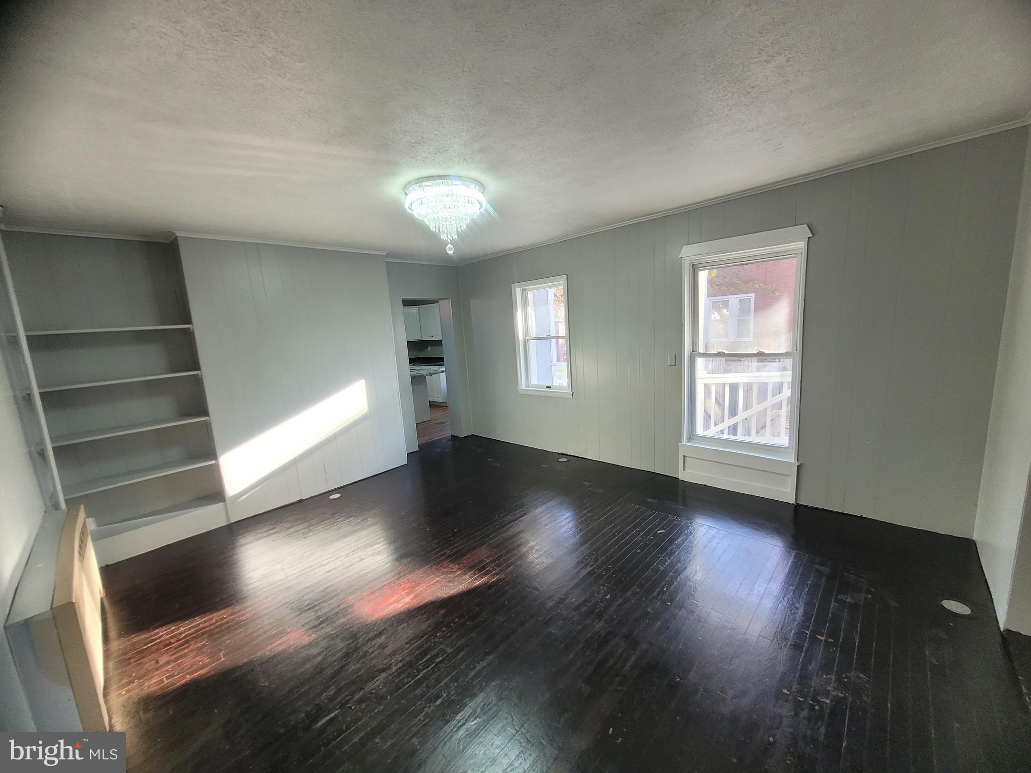 NORTH END - Residential