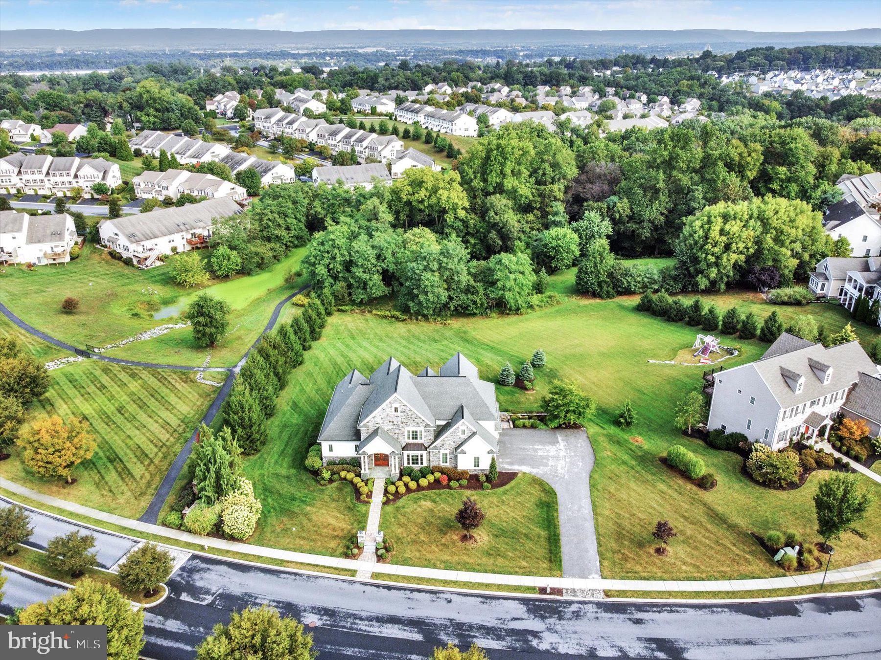 WINDING HILLS - Residential