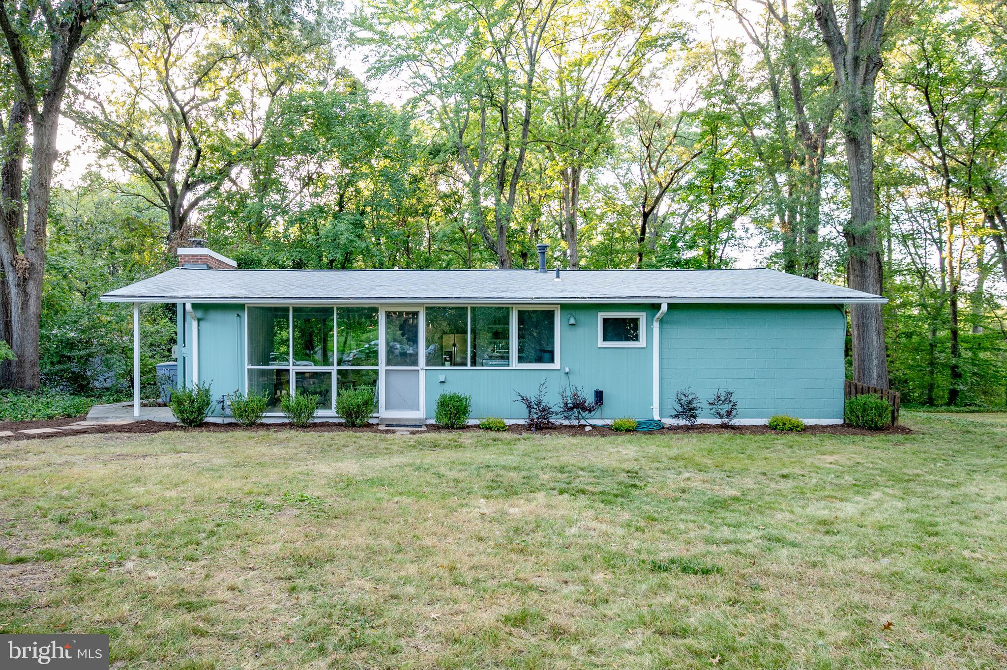 1915 MARTHAS ROAD