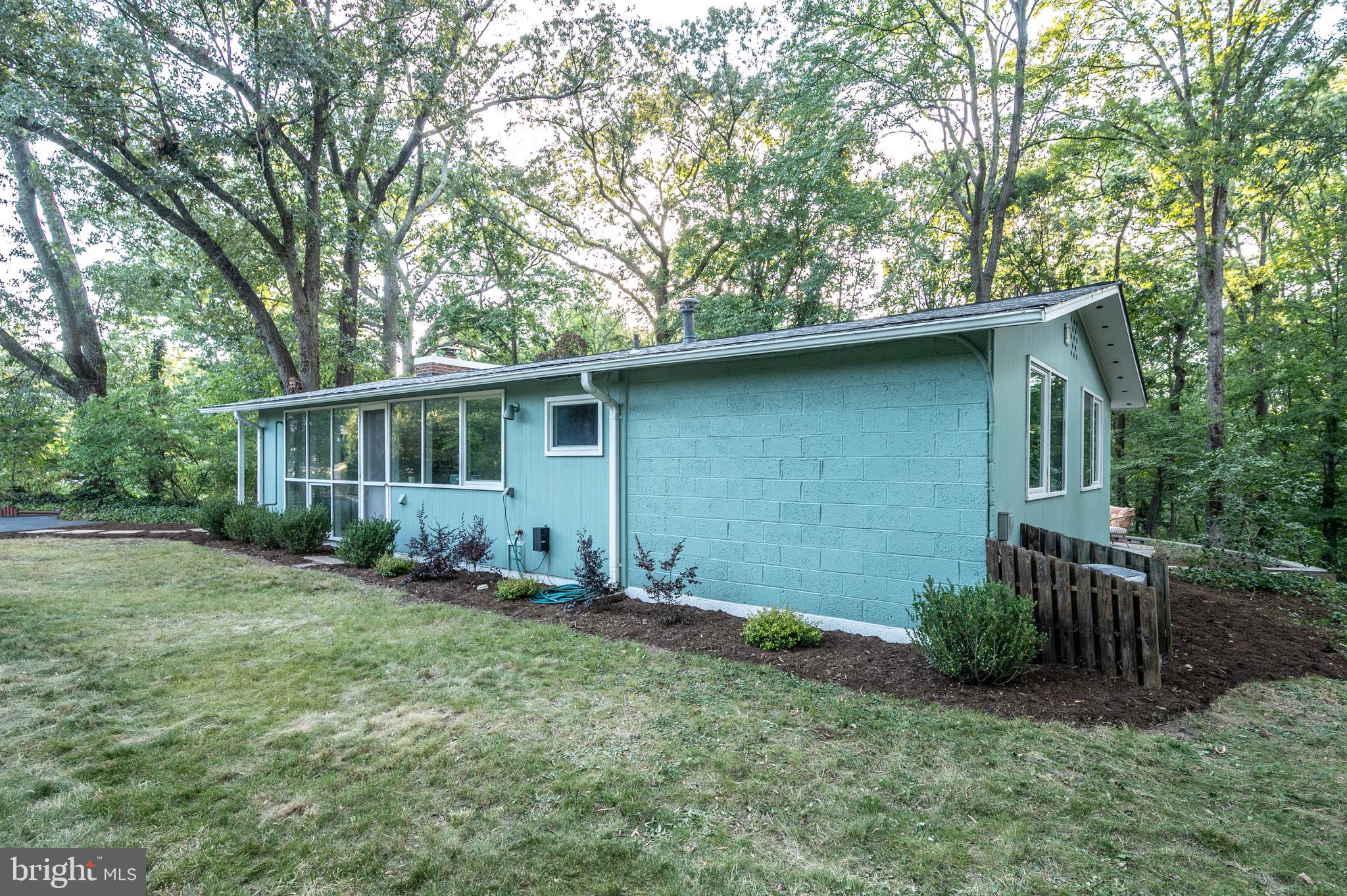1915 MARTHAS ROAD
