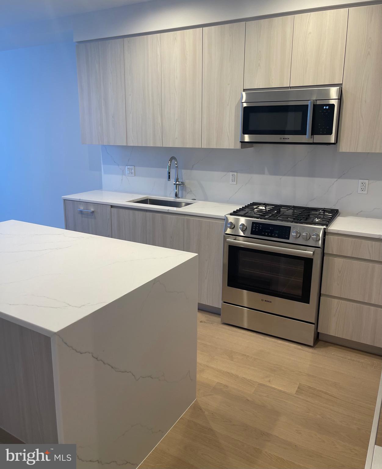 POTOMAC YARD - Residential Lease