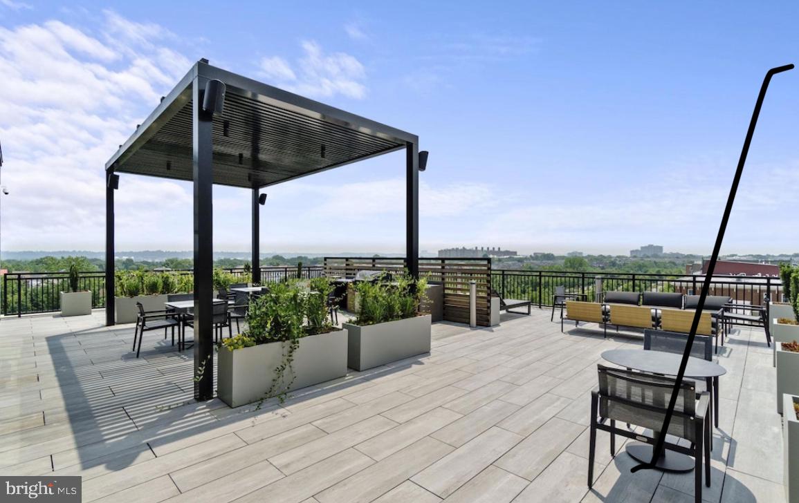 POTOMAC YARD - Residential Lease