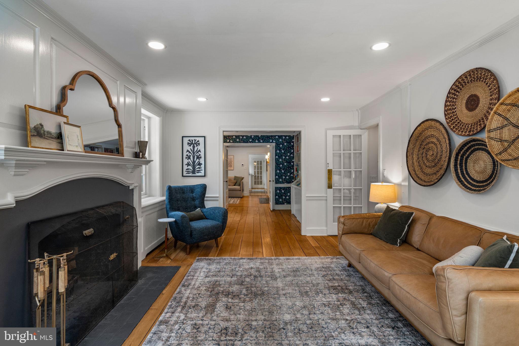 CHESTNUT HILL - Residential