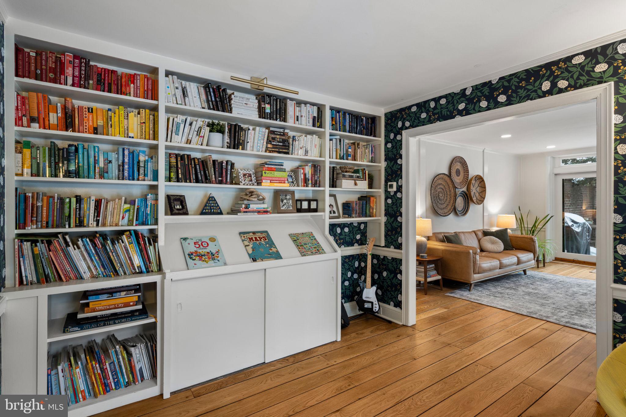 CHESTNUT HILL - Residential