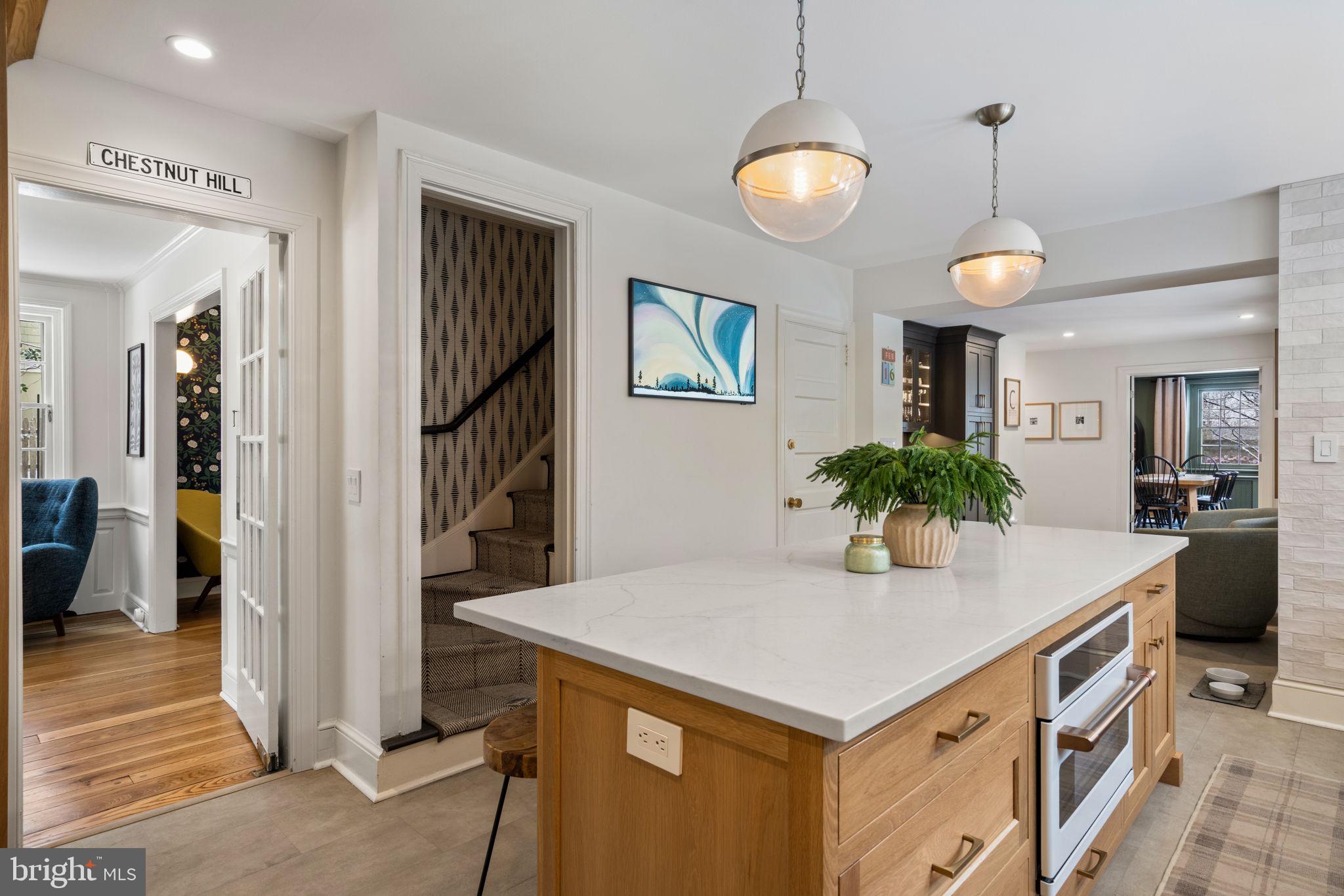 CHESTNUT HILL - Residential