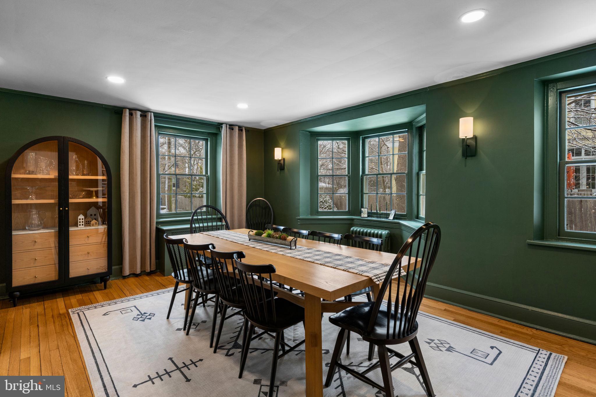 CHESTNUT HILL - Residential