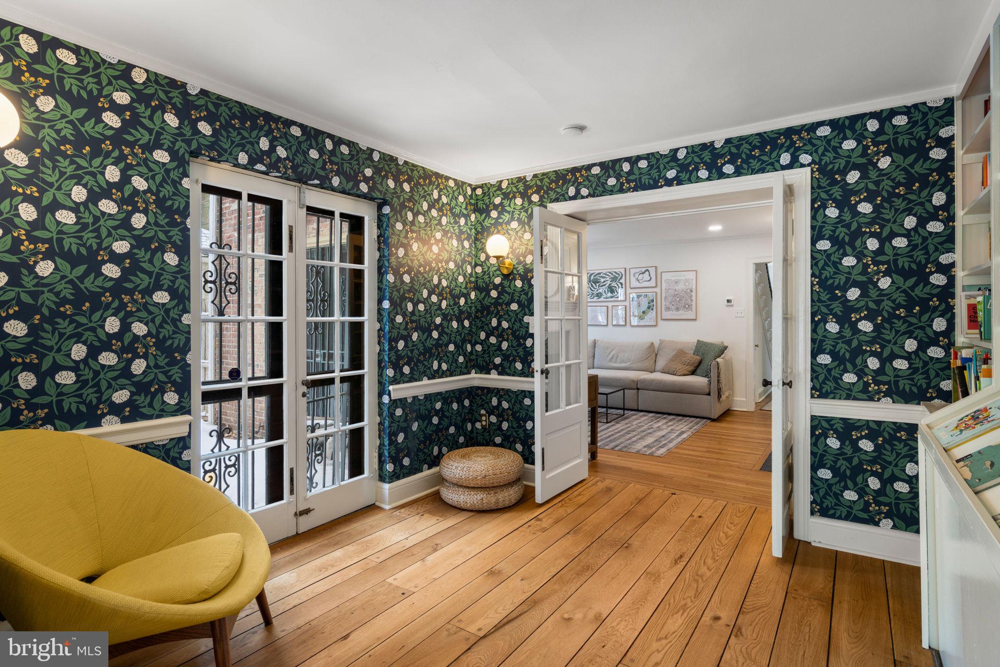 CHESTNUT HILL - Residential