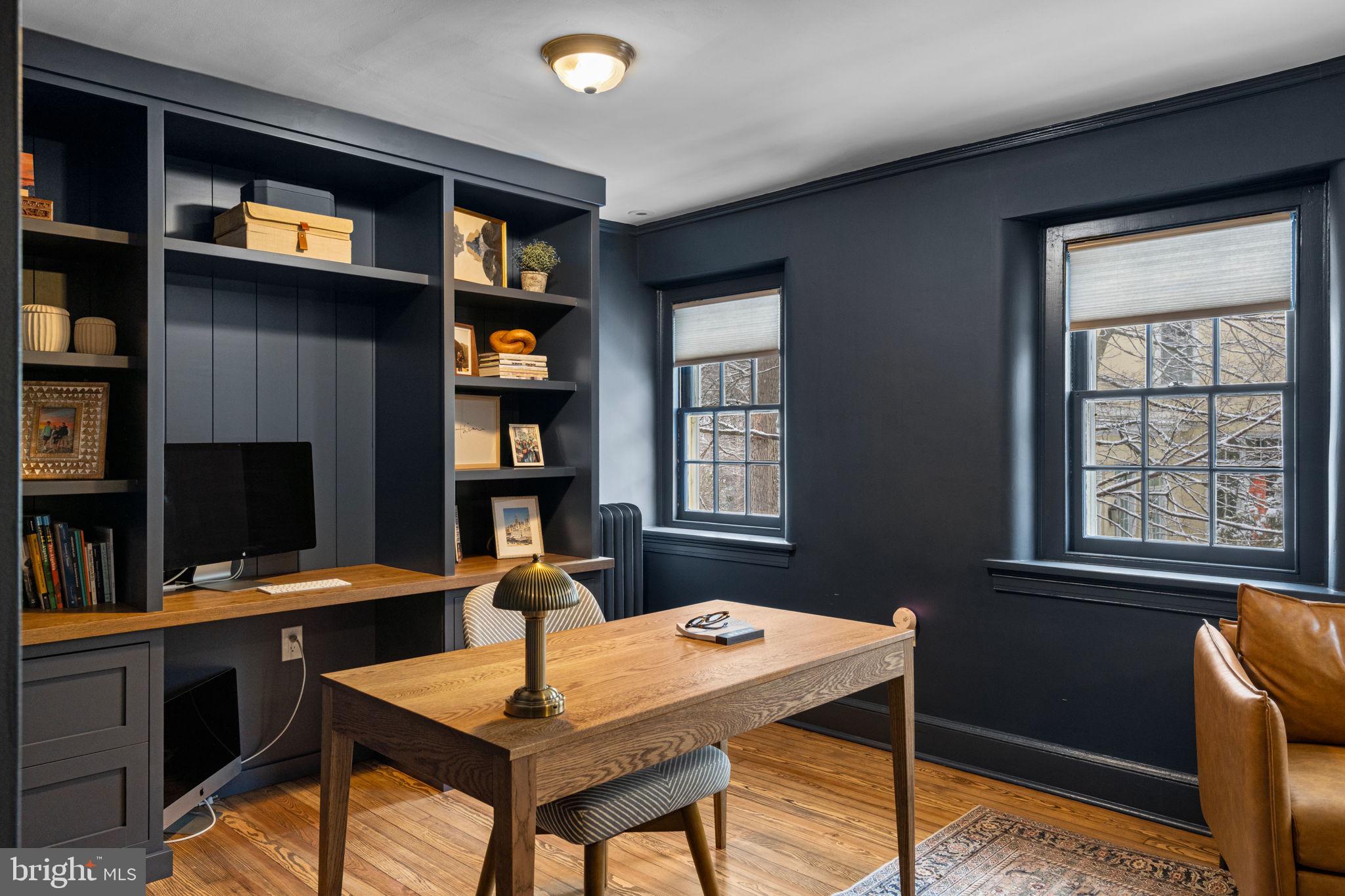 CHESTNUT HILL - Residential