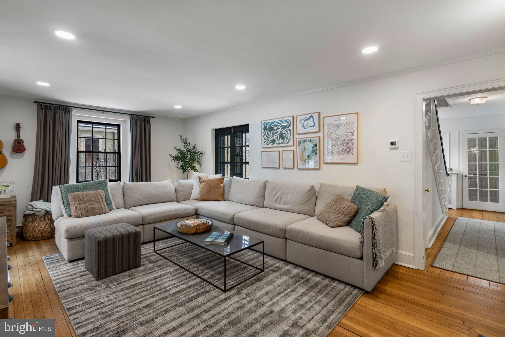 CHESTNUT HILL - Residential