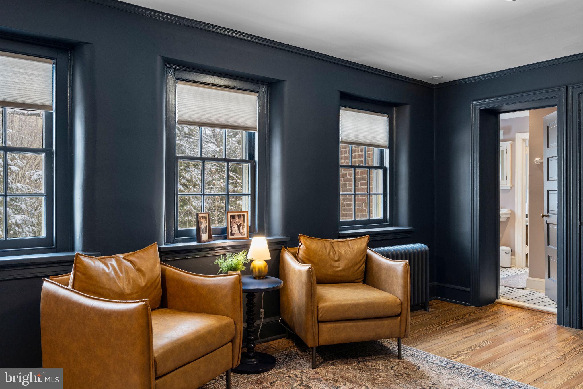 CHESTNUT HILL - Residential